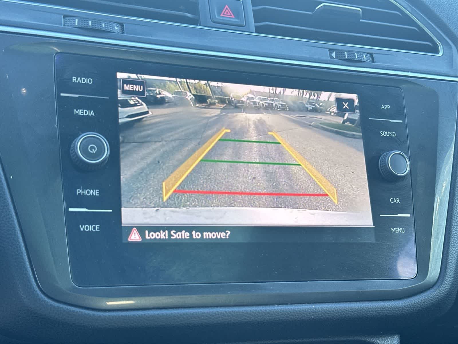 Thumbnail: 2018 Volkswagen Tiguan - 19