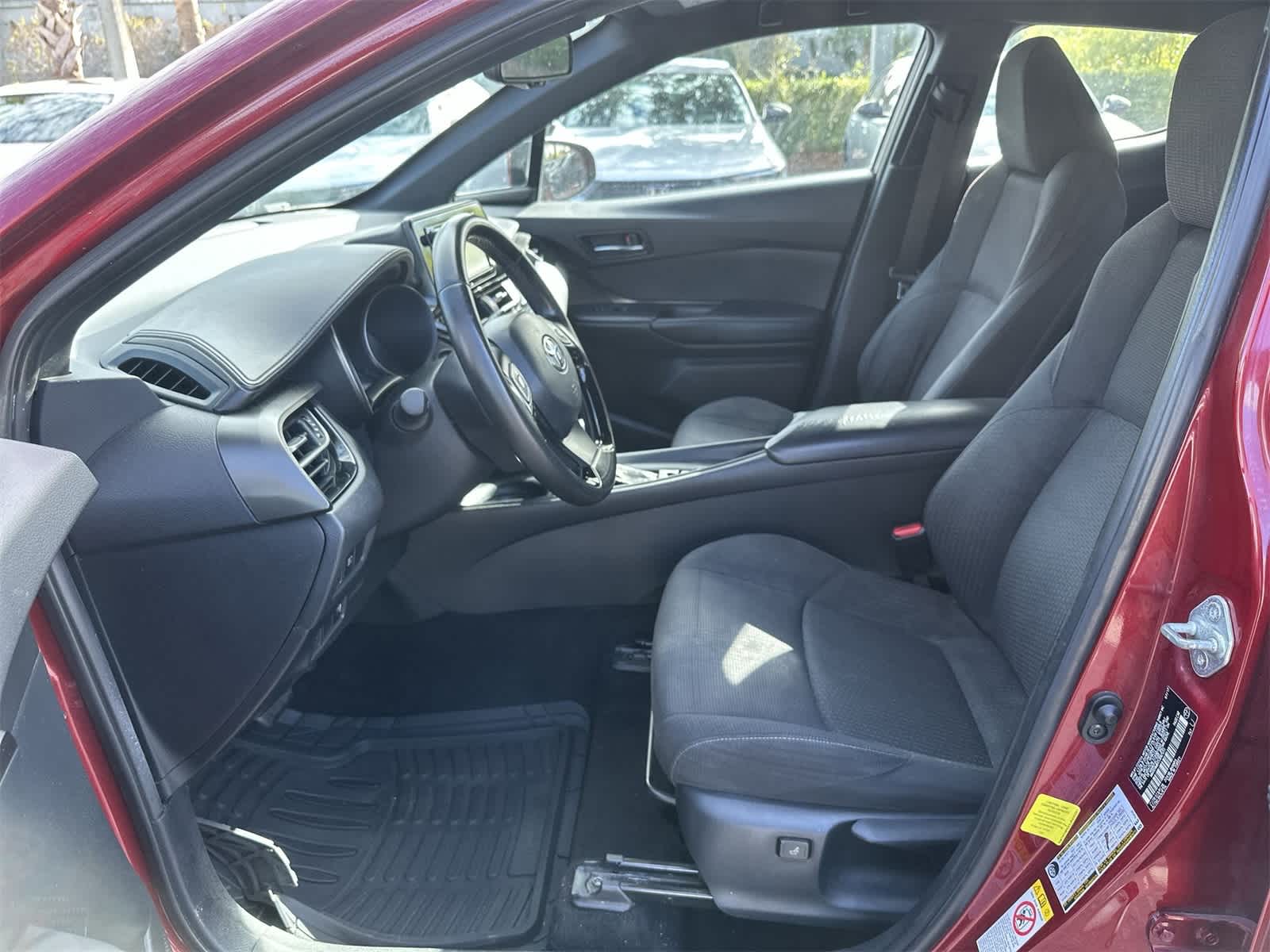 Thumbnail: 2018 Toyota C-HR - 15