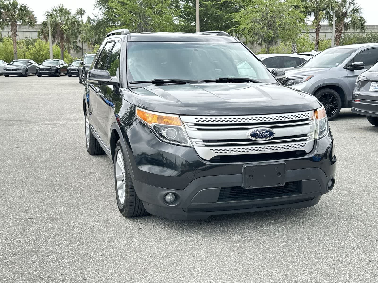 Thumbnail: 2013 Ford Explorer - 8
