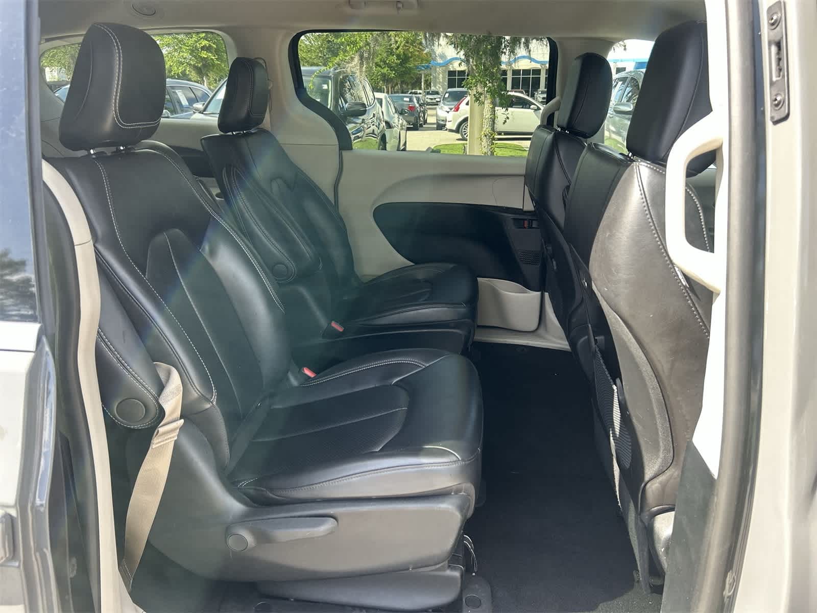 2023 Chrysler Pacifica Hybrid Touring L 15