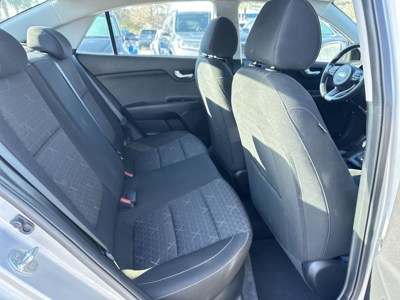 Thumbnail: 2021 Kia Rio - 14