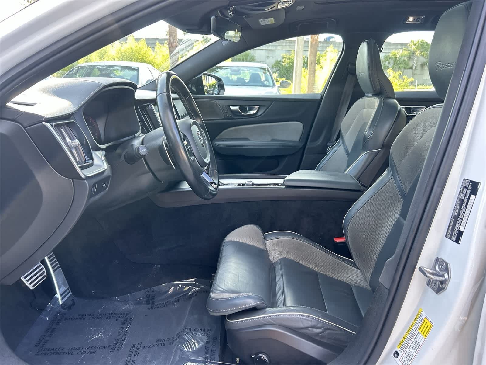 Thumbnail: 2020 Volvo V60 - 14