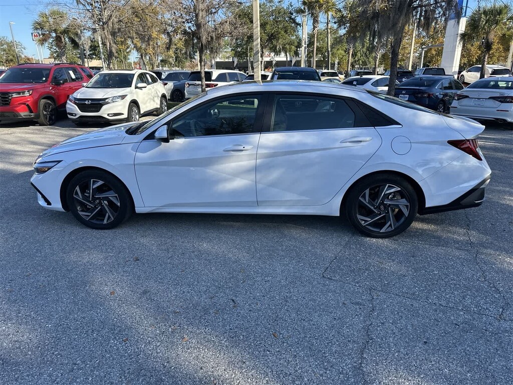 Used 2025 Hyundai Elantra SEL Convenience Sedan