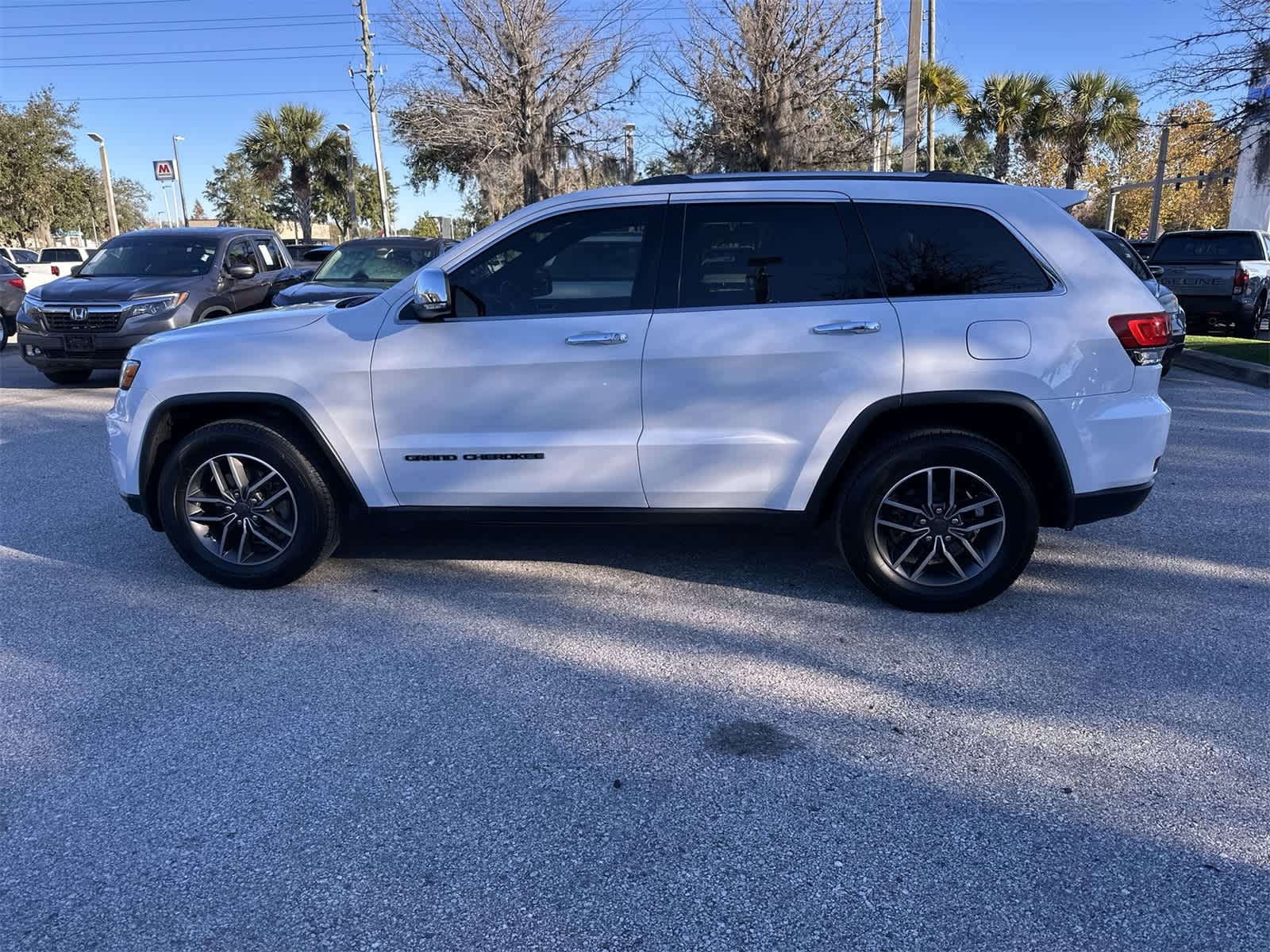 Thumbnail: 2020 Jeep Grand Cherokee - 3