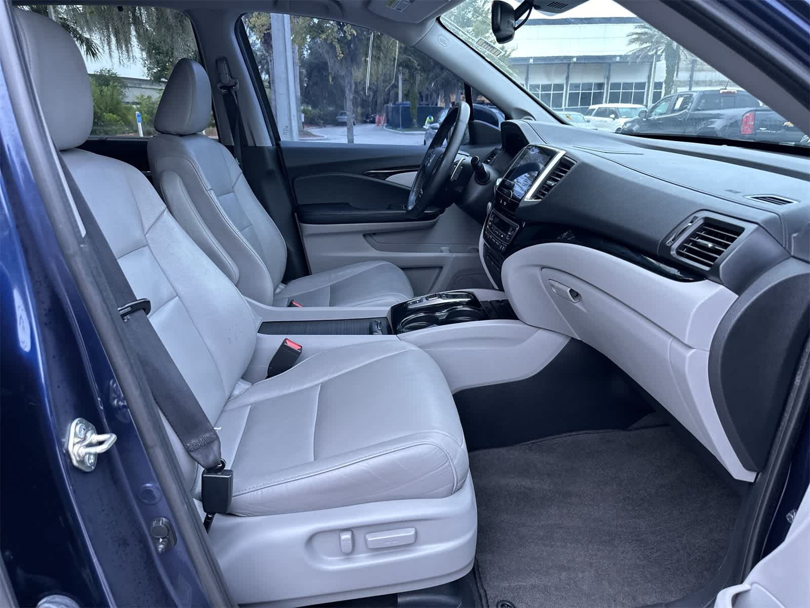 Thumbnail: 2016 Honda Pilot - 17