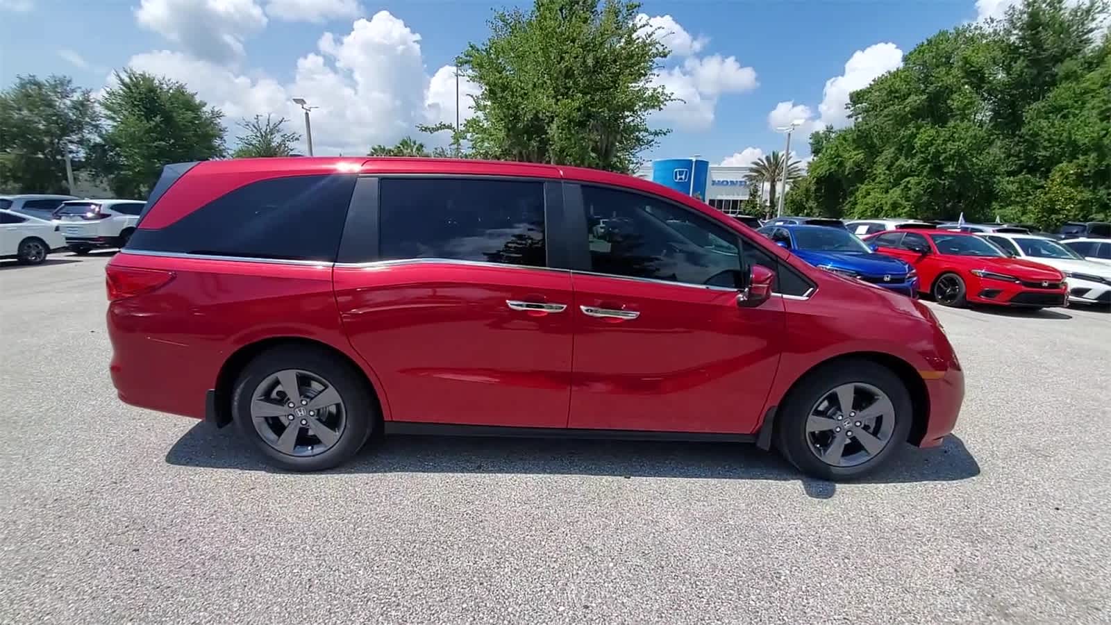 Thumbnail: 2023 Honda Odyssey - 9