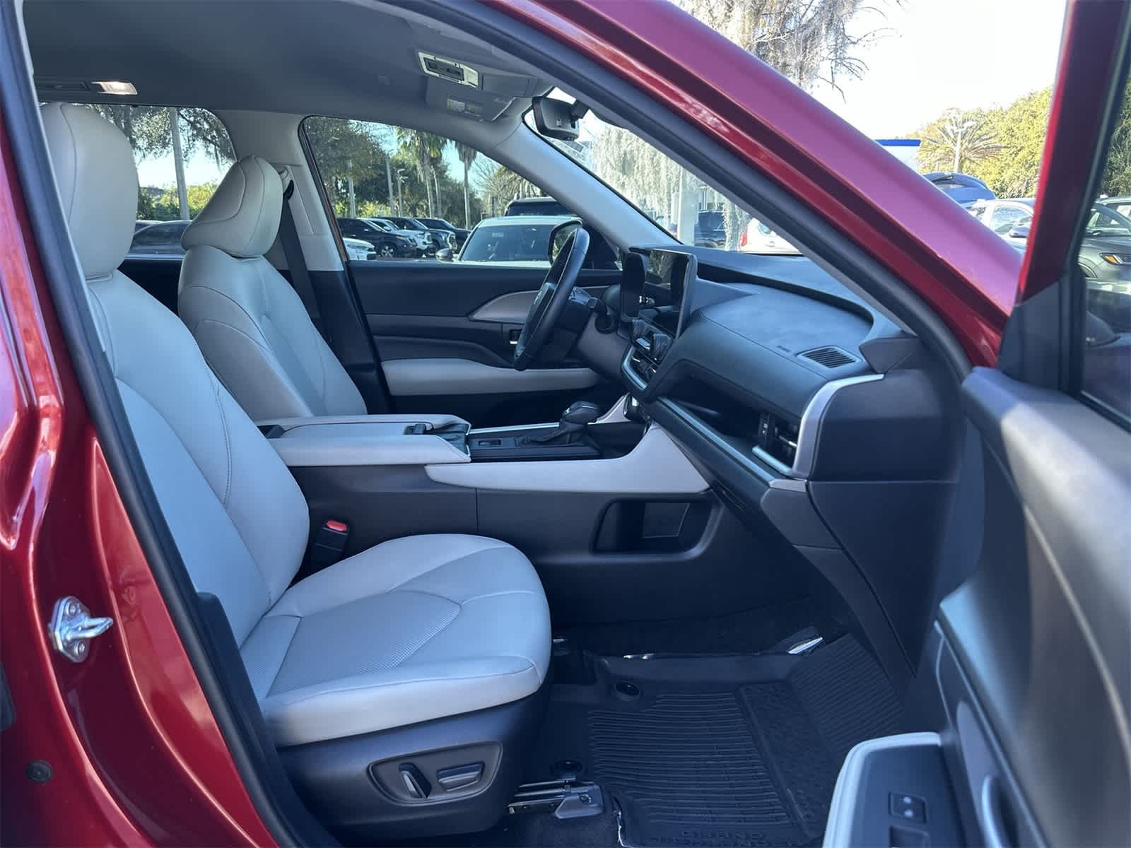 Thumbnail: 2024 Toyota Grand Highlander - 19