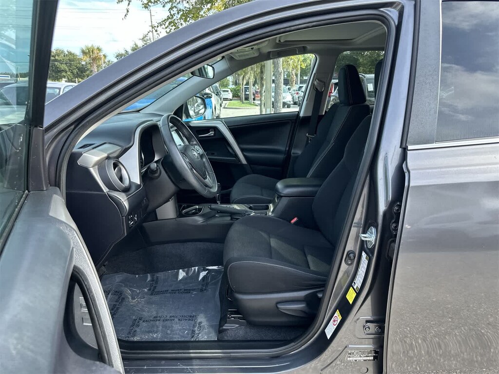 Used 2016 Toyota RAV4 XLE SUV