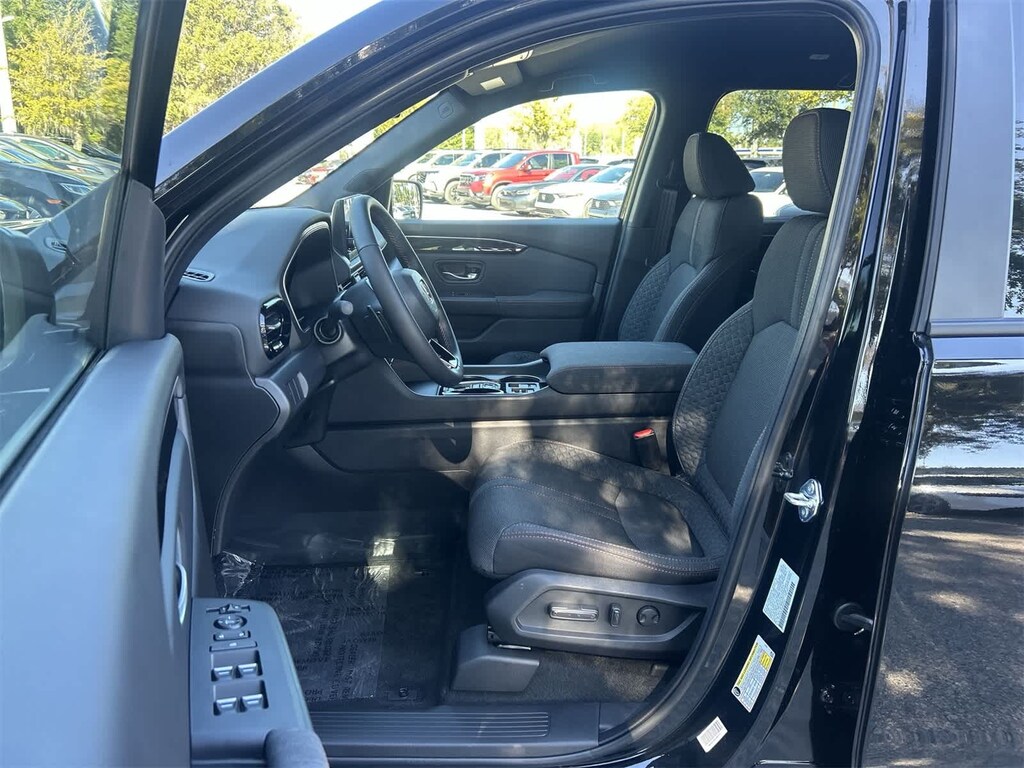 New 2025 Honda Pilot Sport SUV