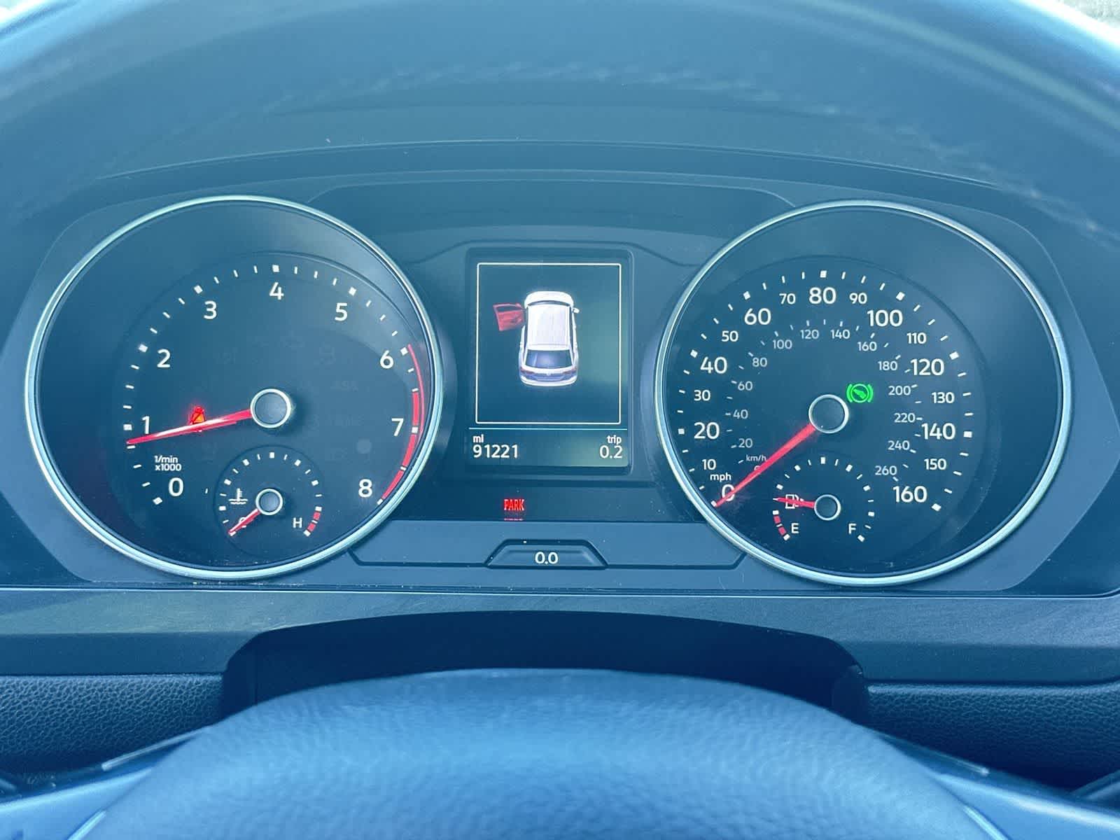 Thumbnail: 2018 Volkswagen Tiguan - 21