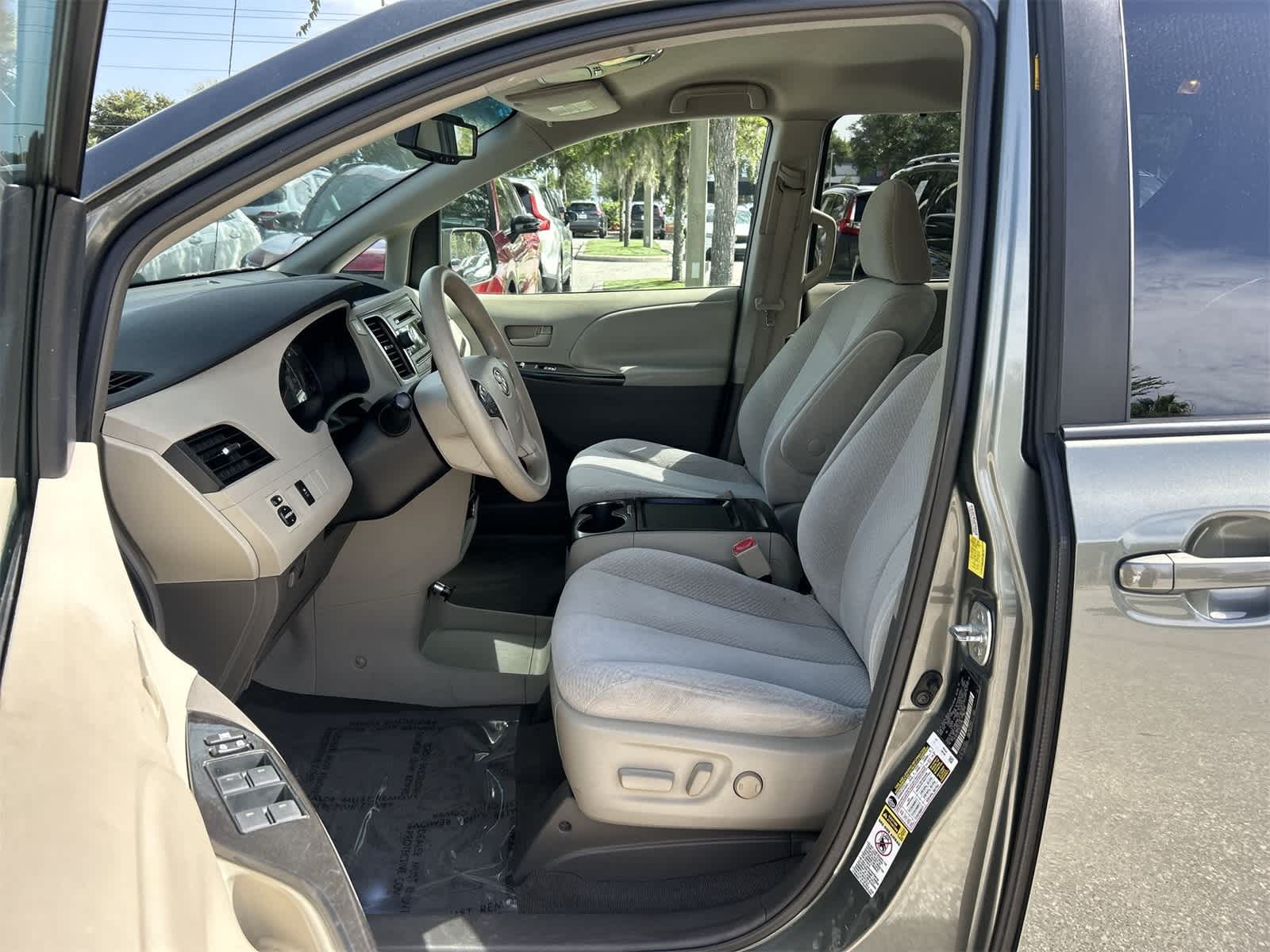 Thumbnail: 2011 Toyota Sienna - 2