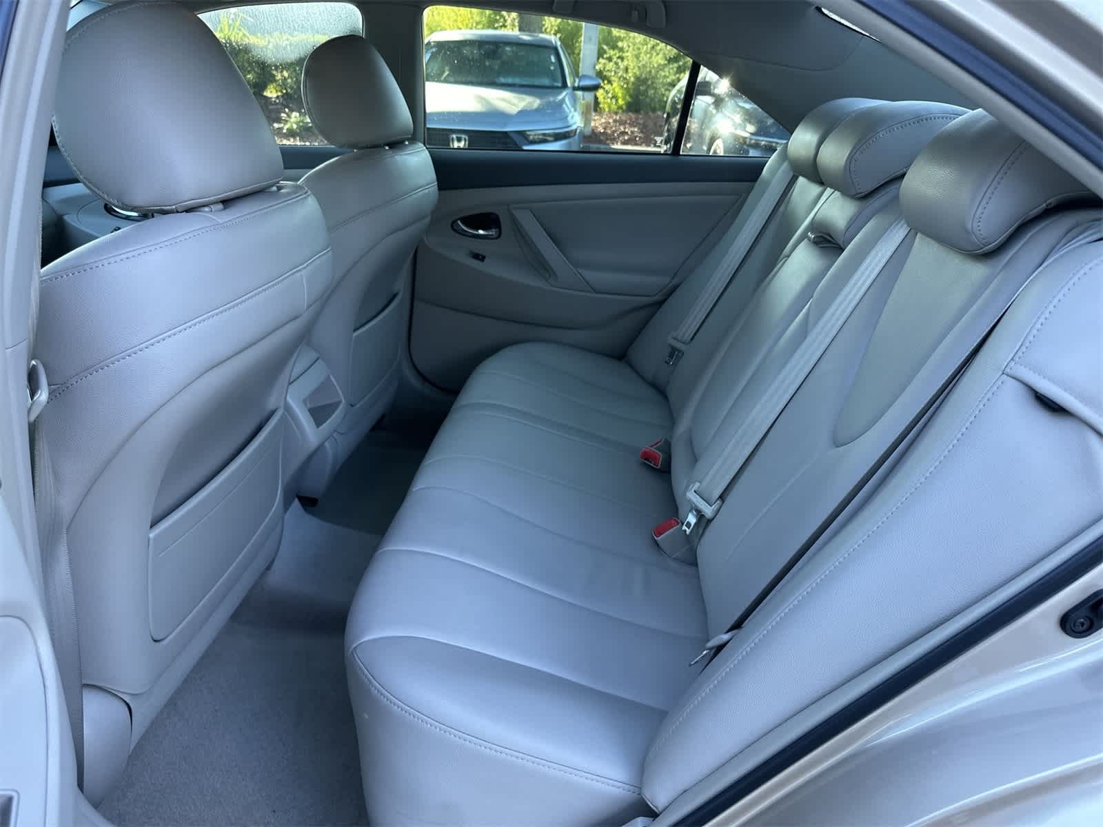 Thumbnail: 2010 Toyota Camry - 15
