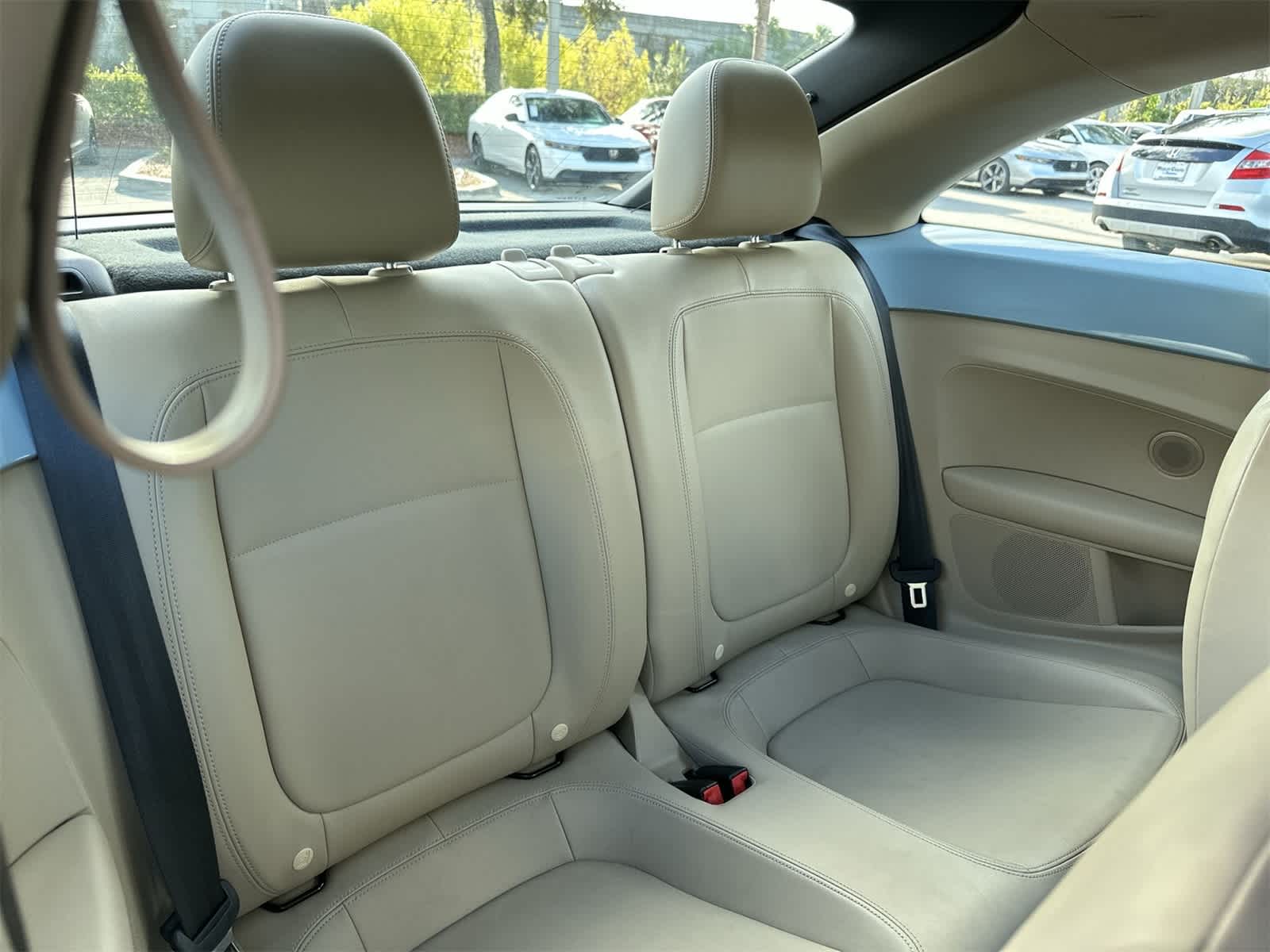 Thumbnail: 2014 Volkswagen Beetle - 14