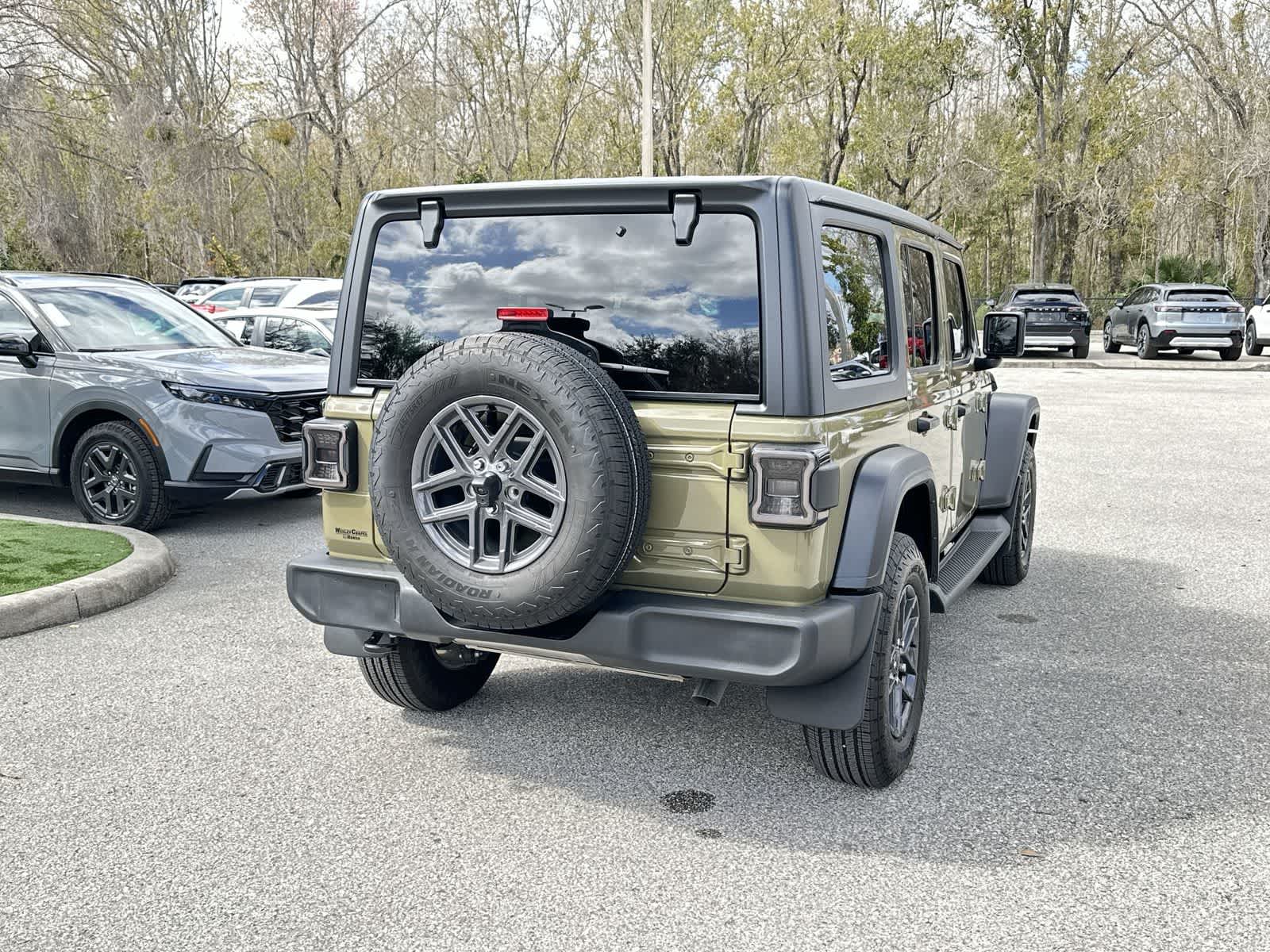 Thumbnail: 2025 Jeep Wrangler - 6