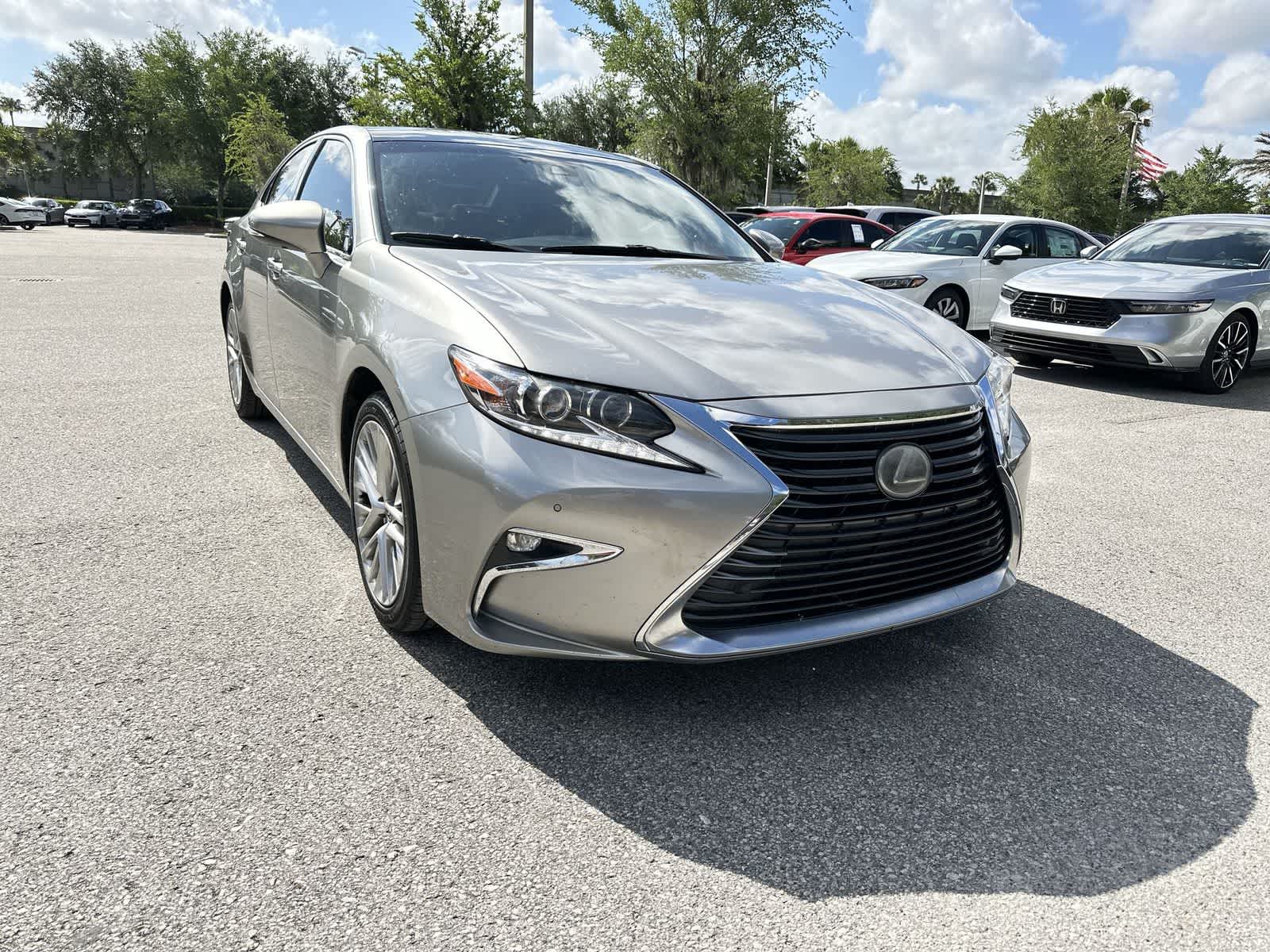 Thumbnail: 2016 Lexus ES - 8