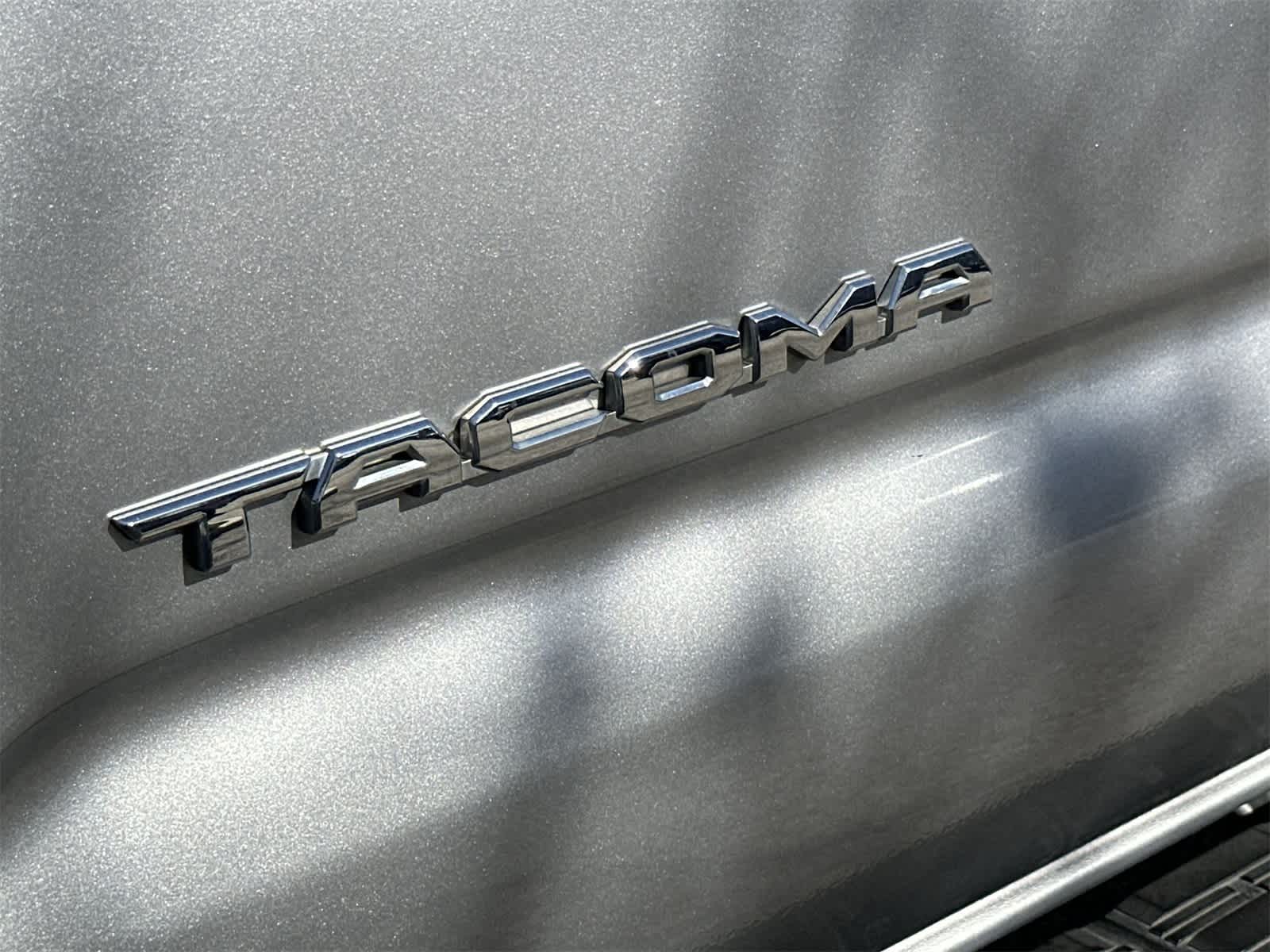 Thumbnail: 2018 Toyota Tacoma - 11