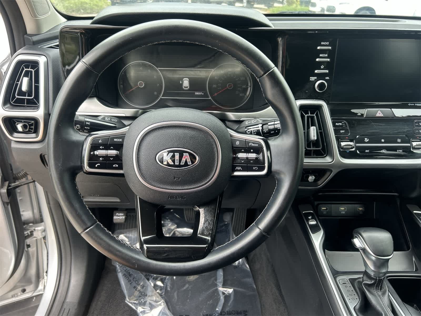 2021 Kia Sorento S 18