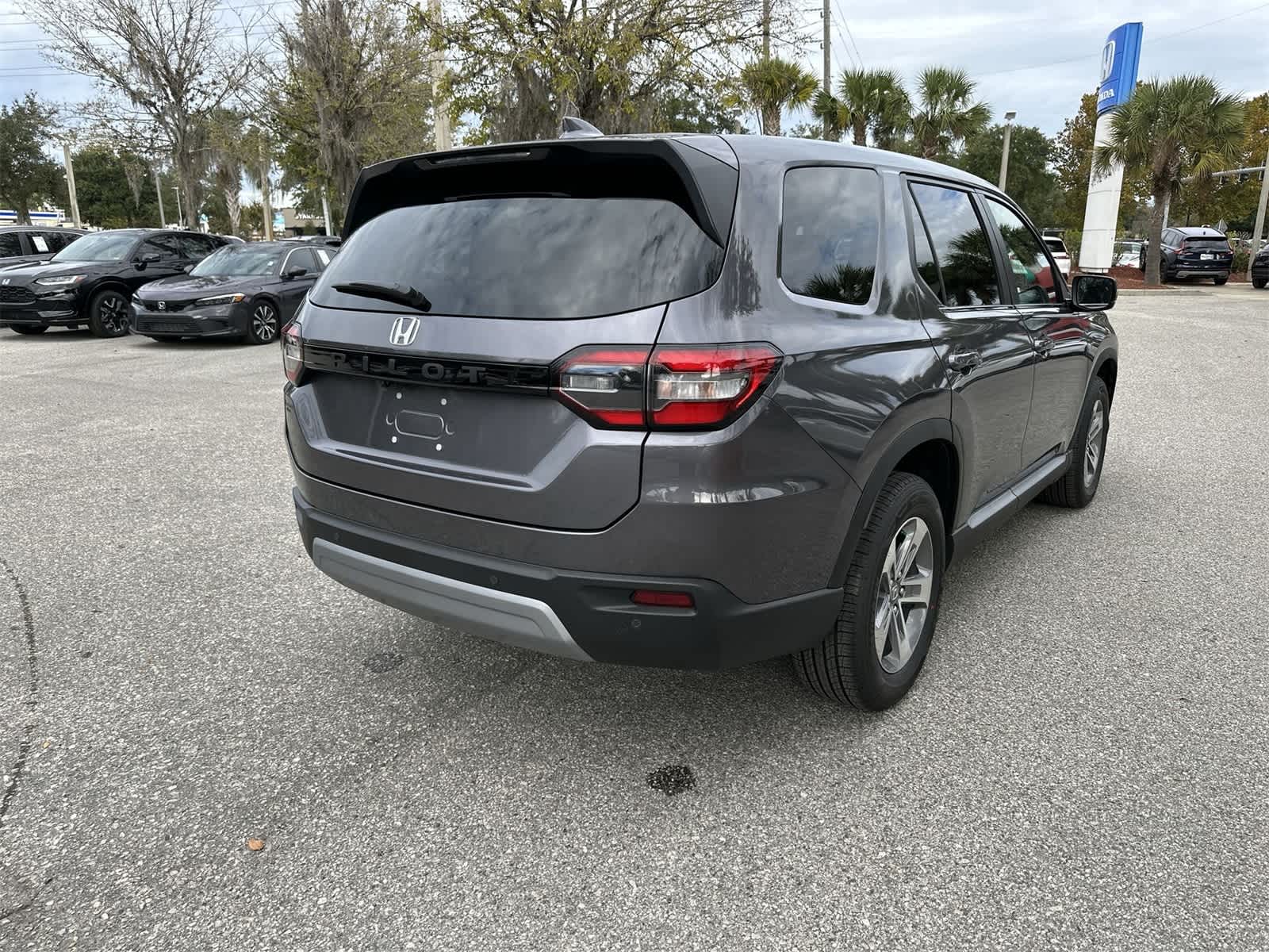 Thumbnail: 2025 Honda Pilot - 6