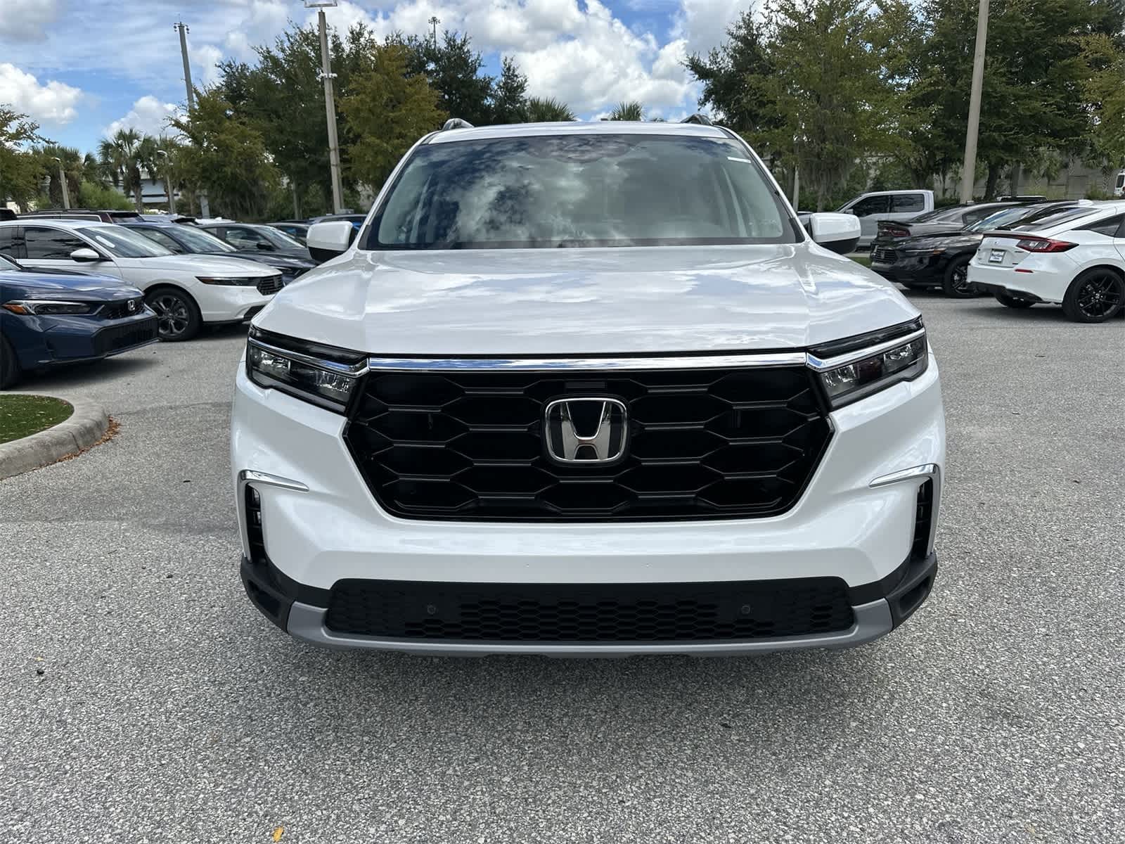 Thumbnail: 2025 Honda Pilot - 9