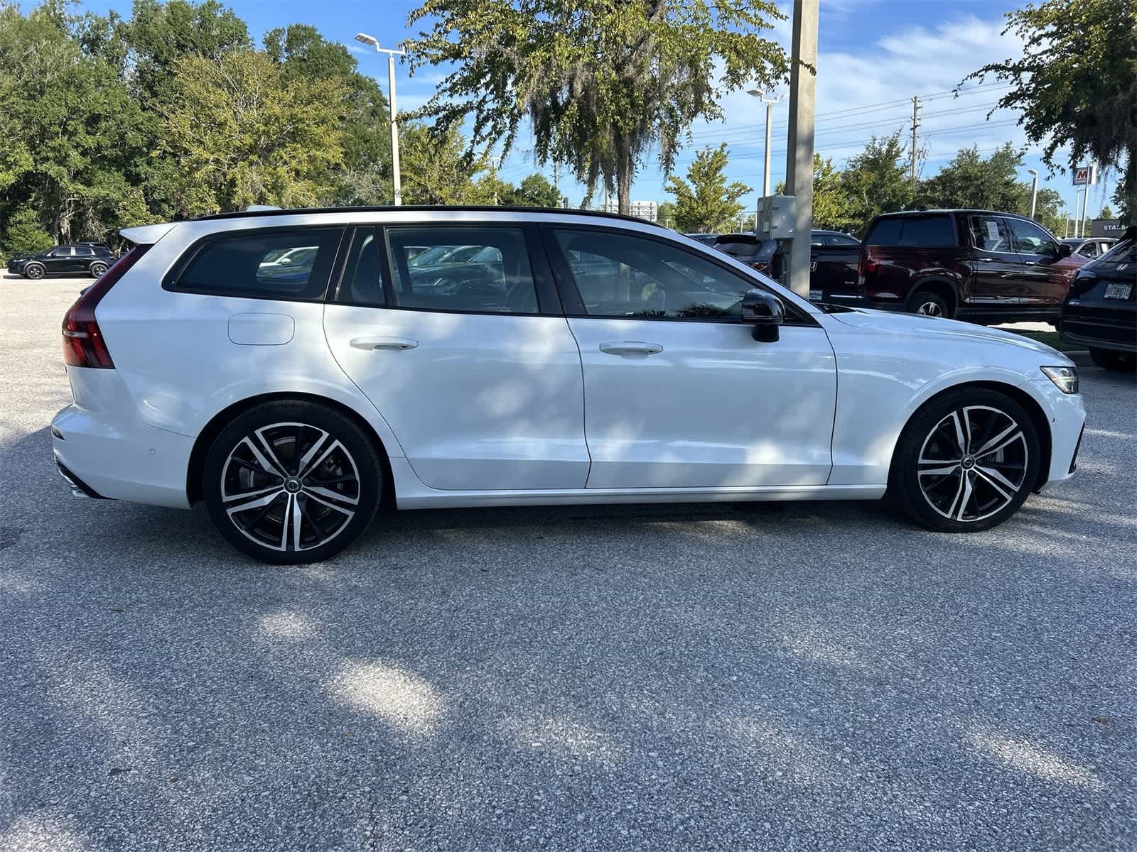 Thumbnail: 2020 Volvo V60 - 7