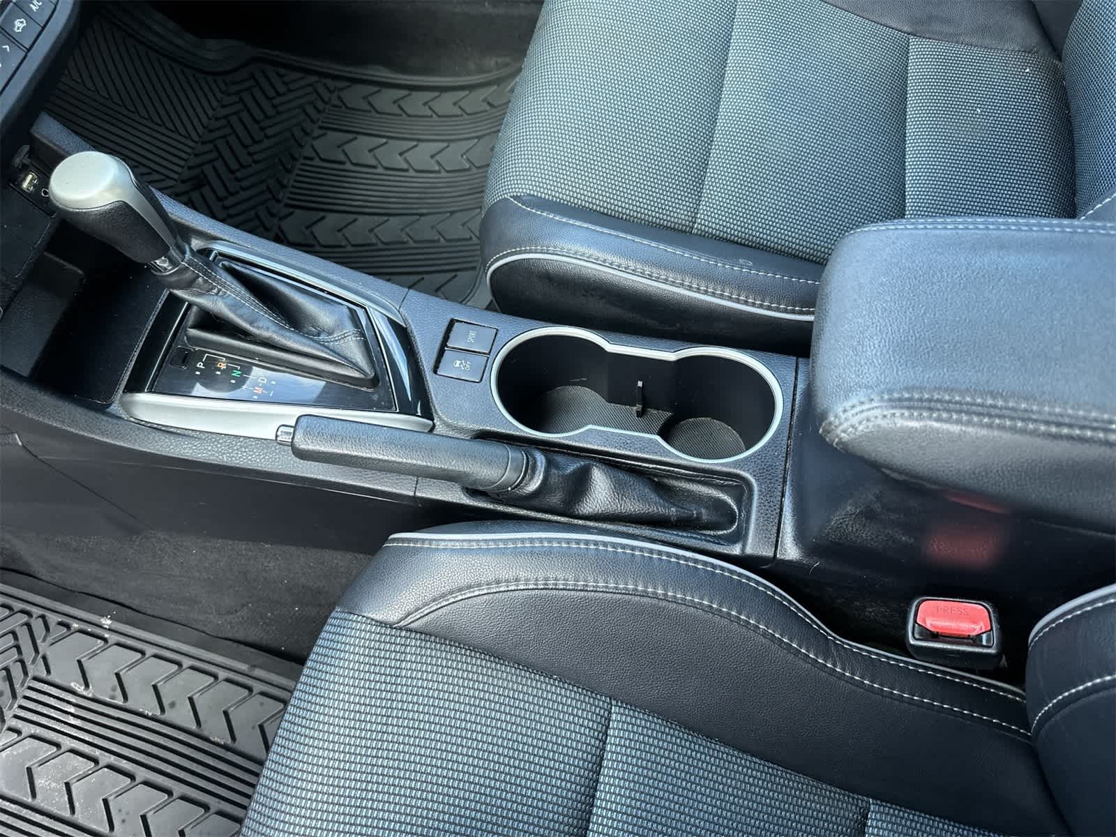 Thumbnail: 2015 Toyota Corolla - 19