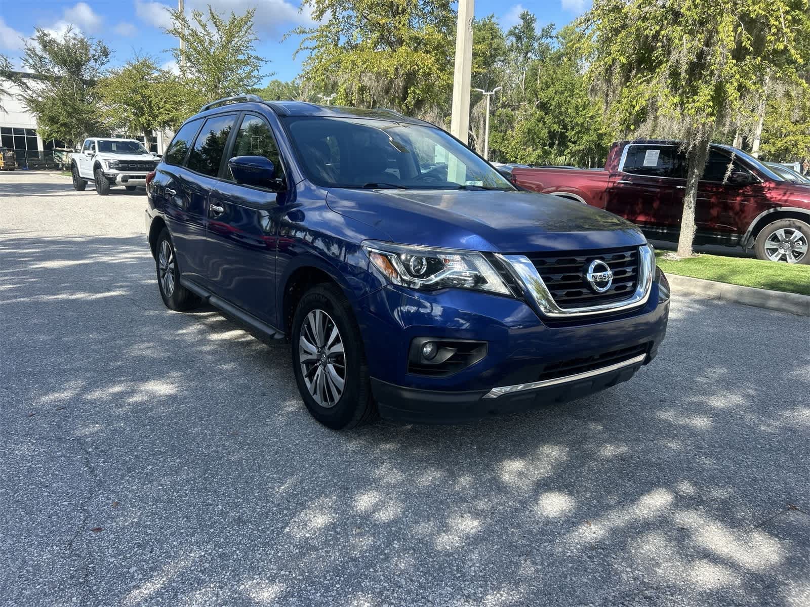 Thumbnail: 2020 Nissan Pathfinder - 8