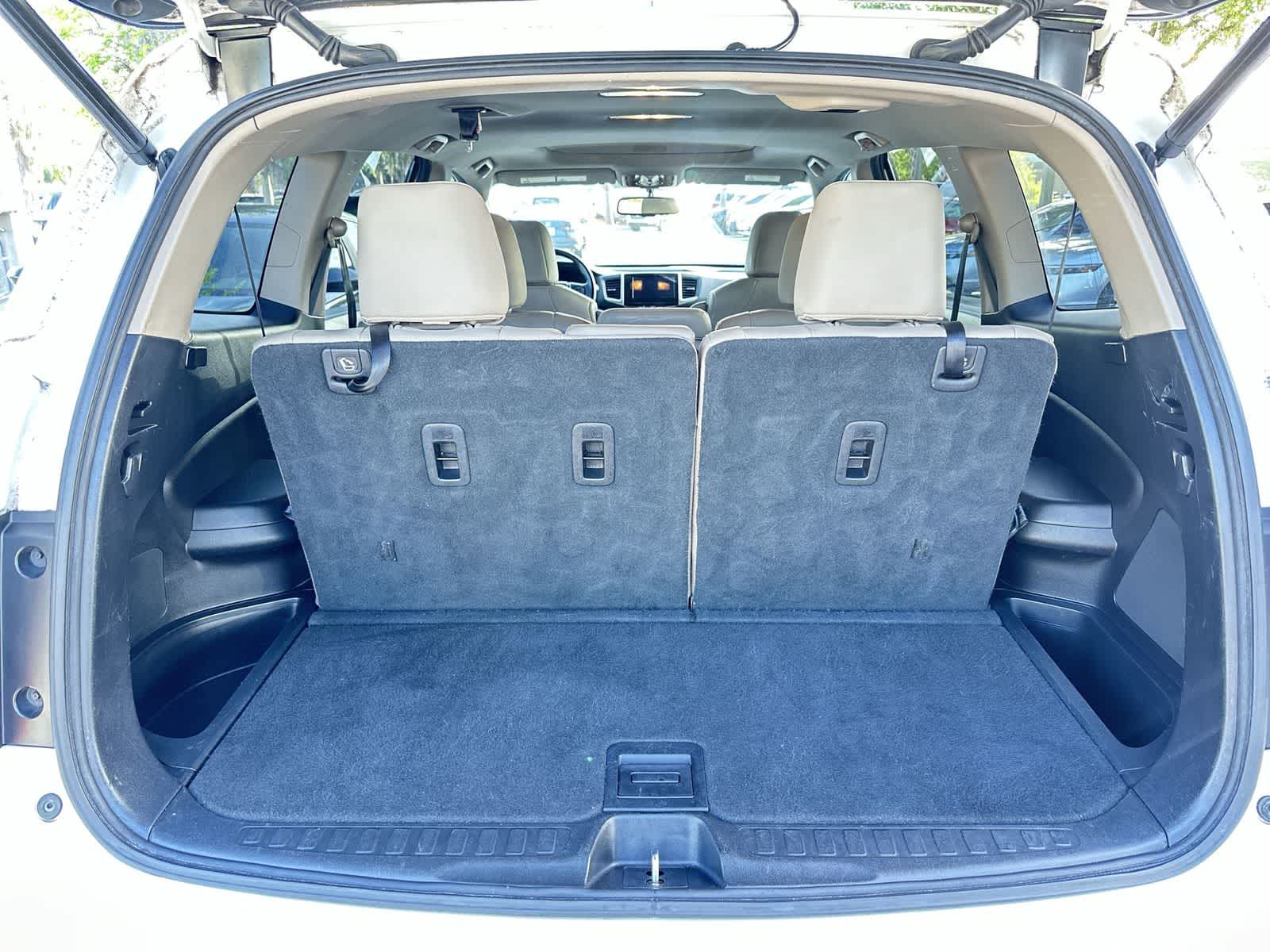 Thumbnail: 2018 Honda Pilot - 23