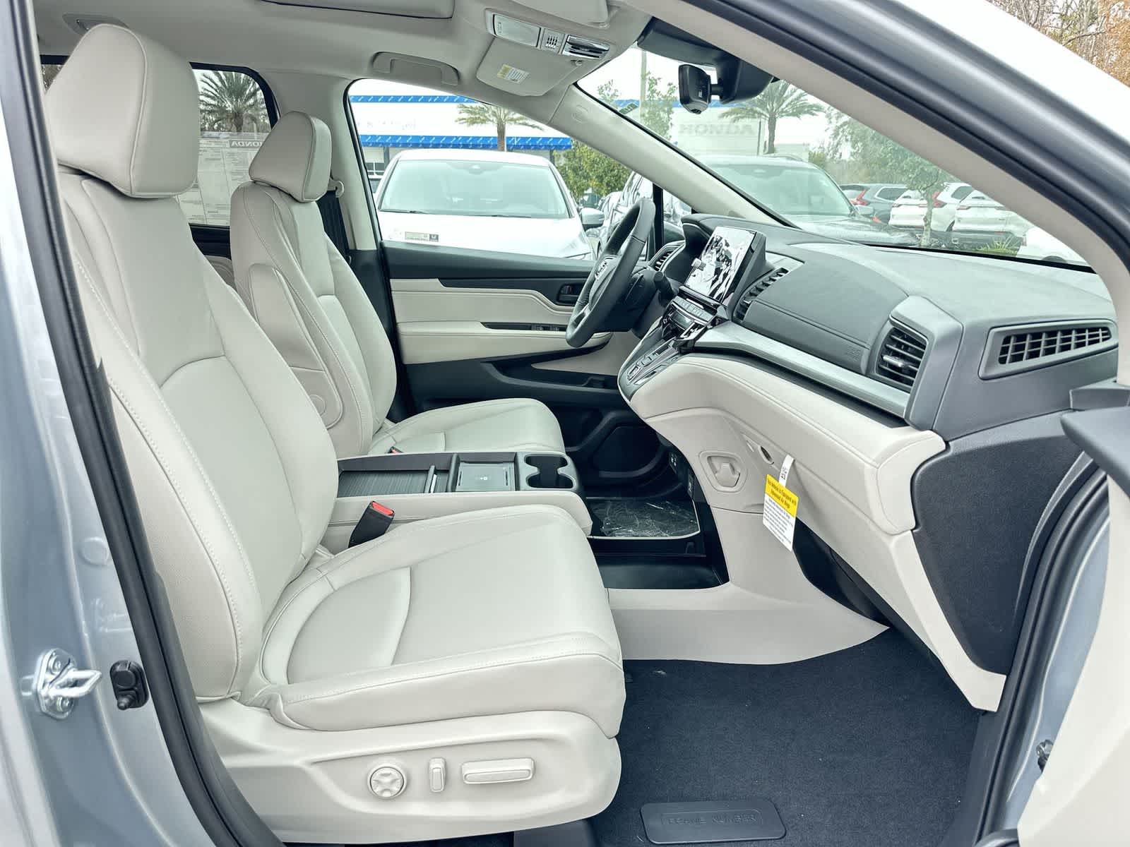 Thumbnail: 2026 Honda Odyssey - 17