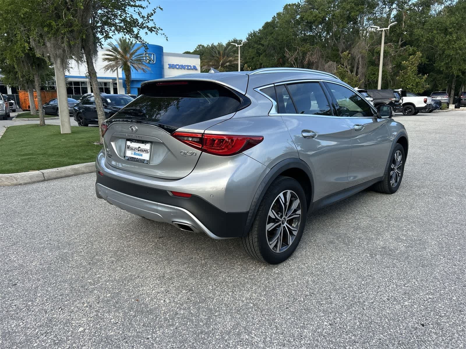 Thumbnail: 2019 INFINITI QX30 - 6