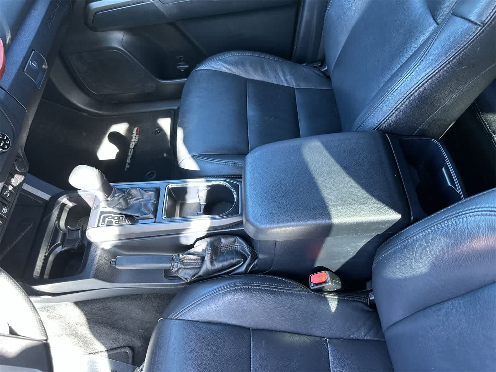 Thumbnail: 2018 Toyota Tacoma - 20