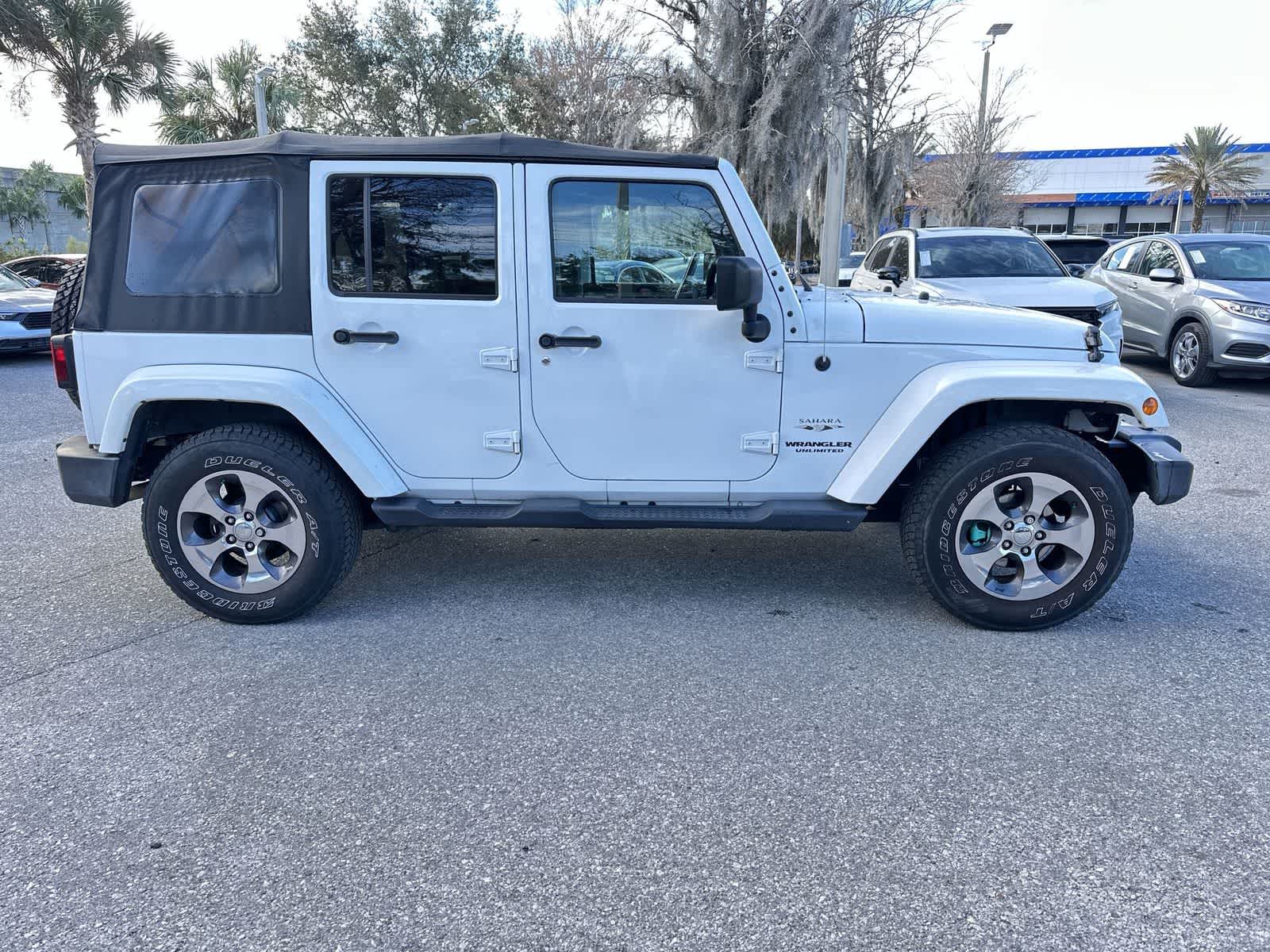 Thumbnail: 2017 Jeep Wrangler - 7