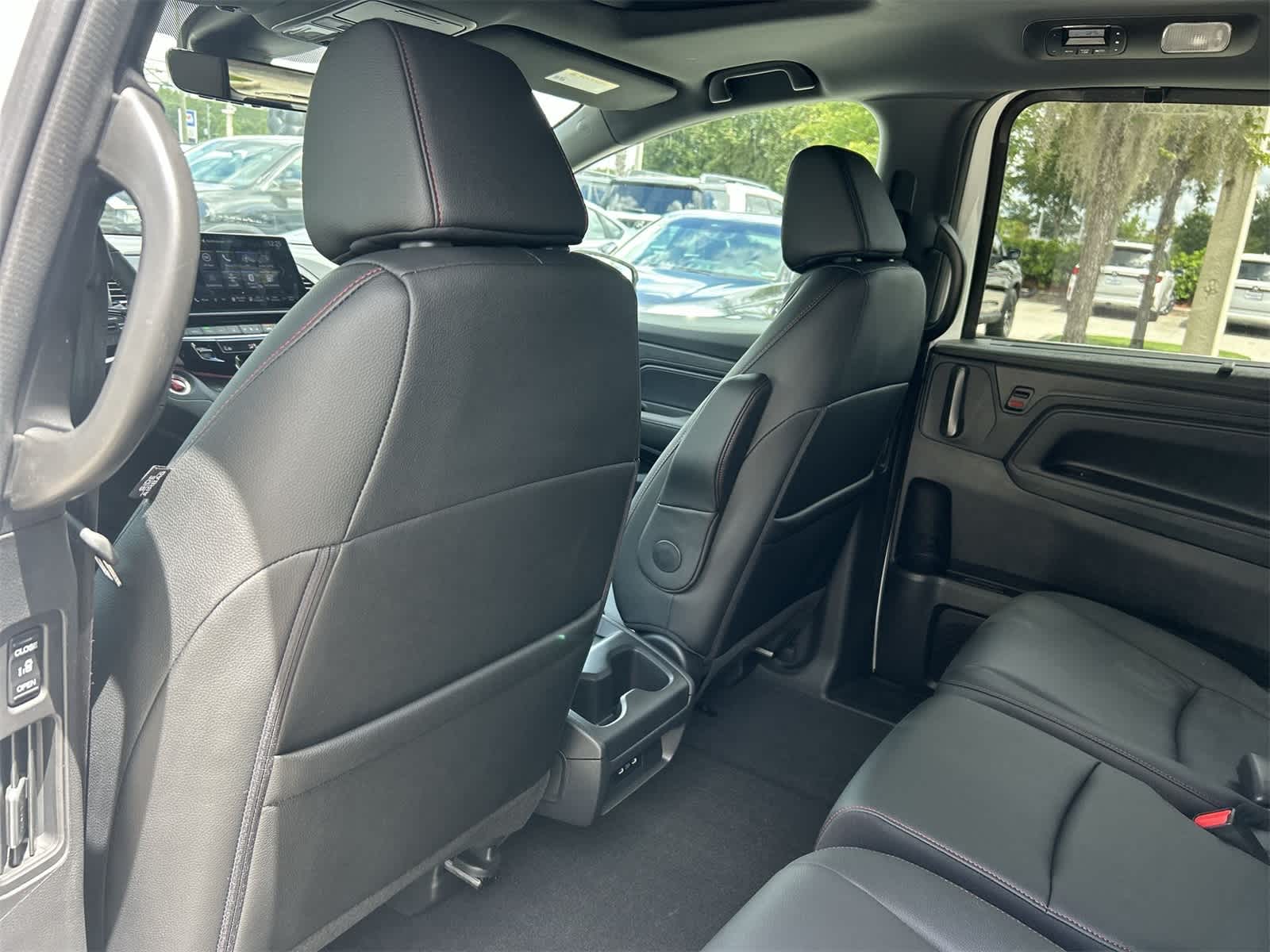 Thumbnail: 2026 Honda Odyssey - 14