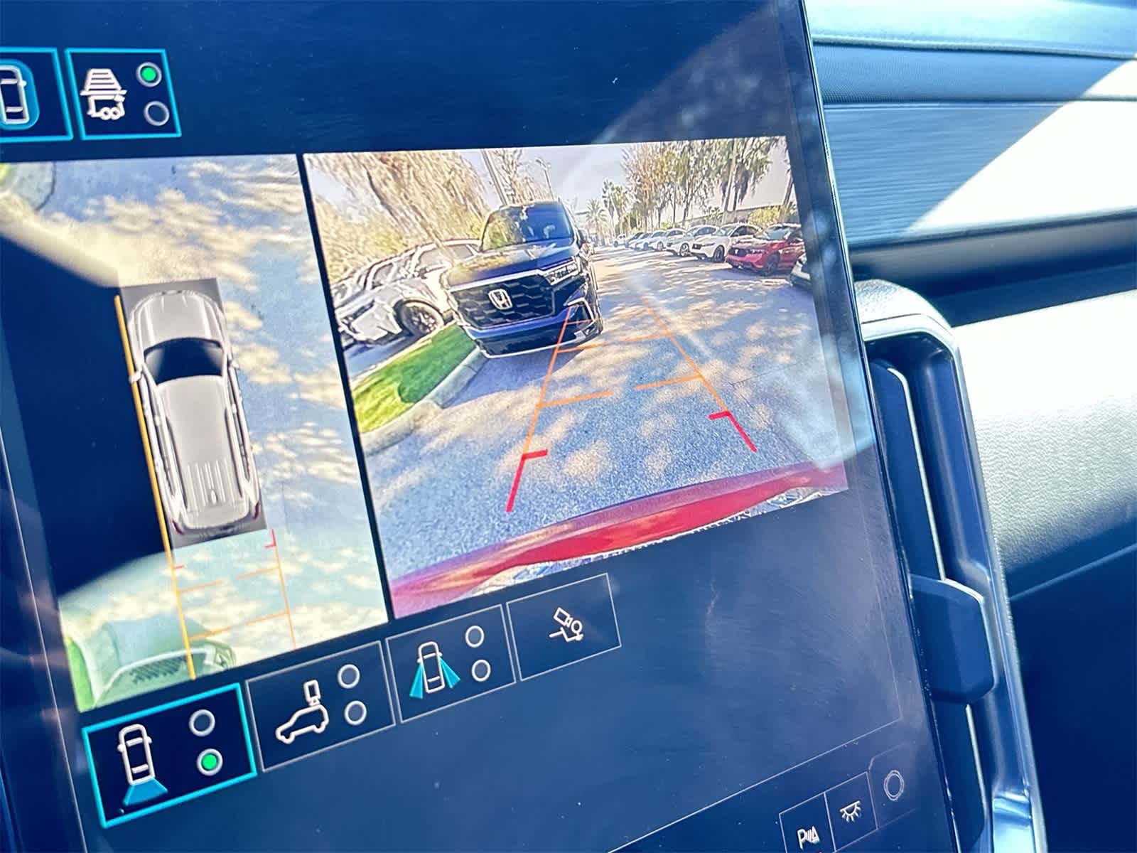 Thumbnail: 2024 GMC Acadia - 22