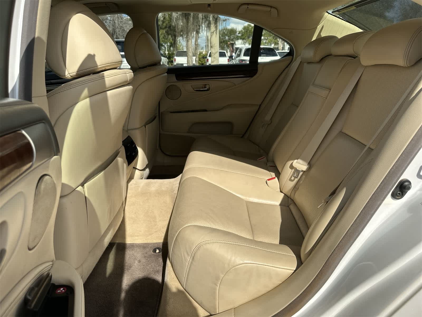 Thumbnail: 2016 Lexus LS - 15