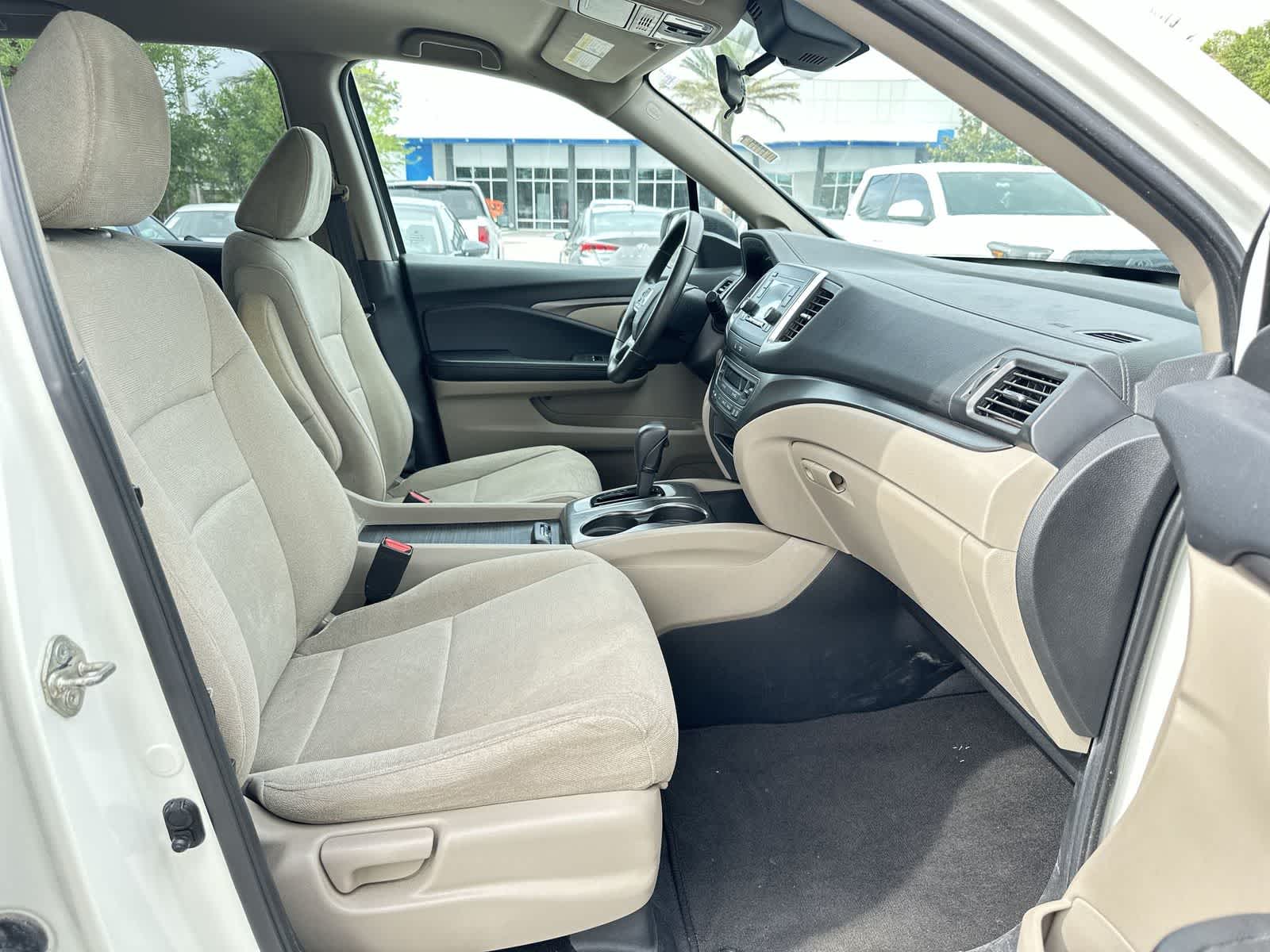 Thumbnail: 2019 Honda Pilot - 16