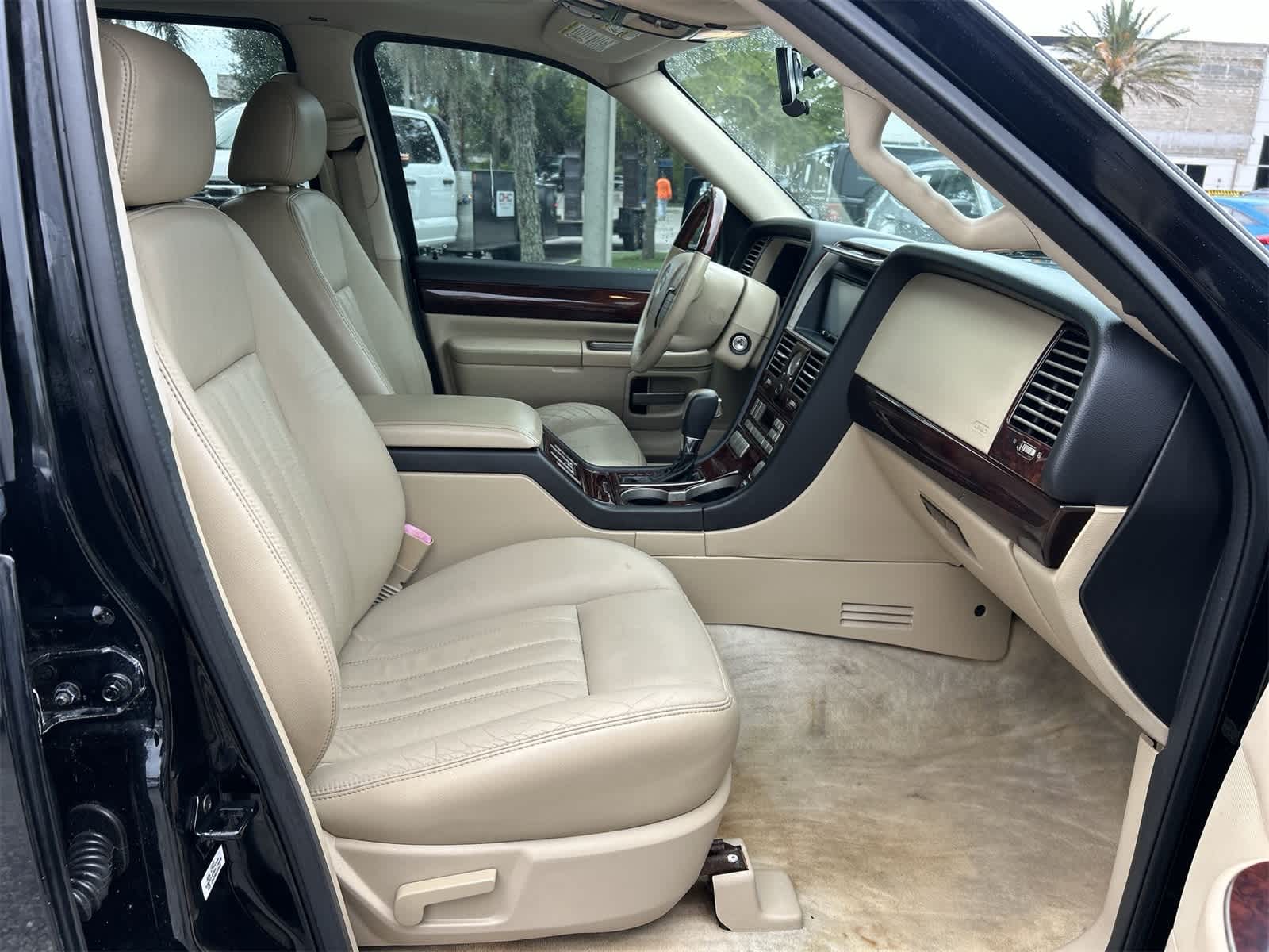 Thumbnail: 2005 Lincoln Aviator - 17