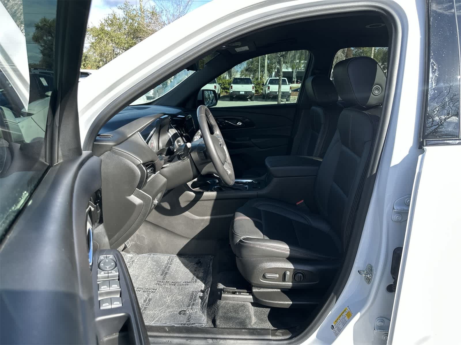 Thumbnail: 2022 Chevrolet Traverse - 2