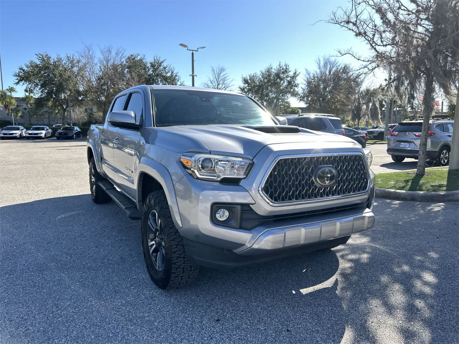 Thumbnail: 2018 Toyota Tacoma - 8