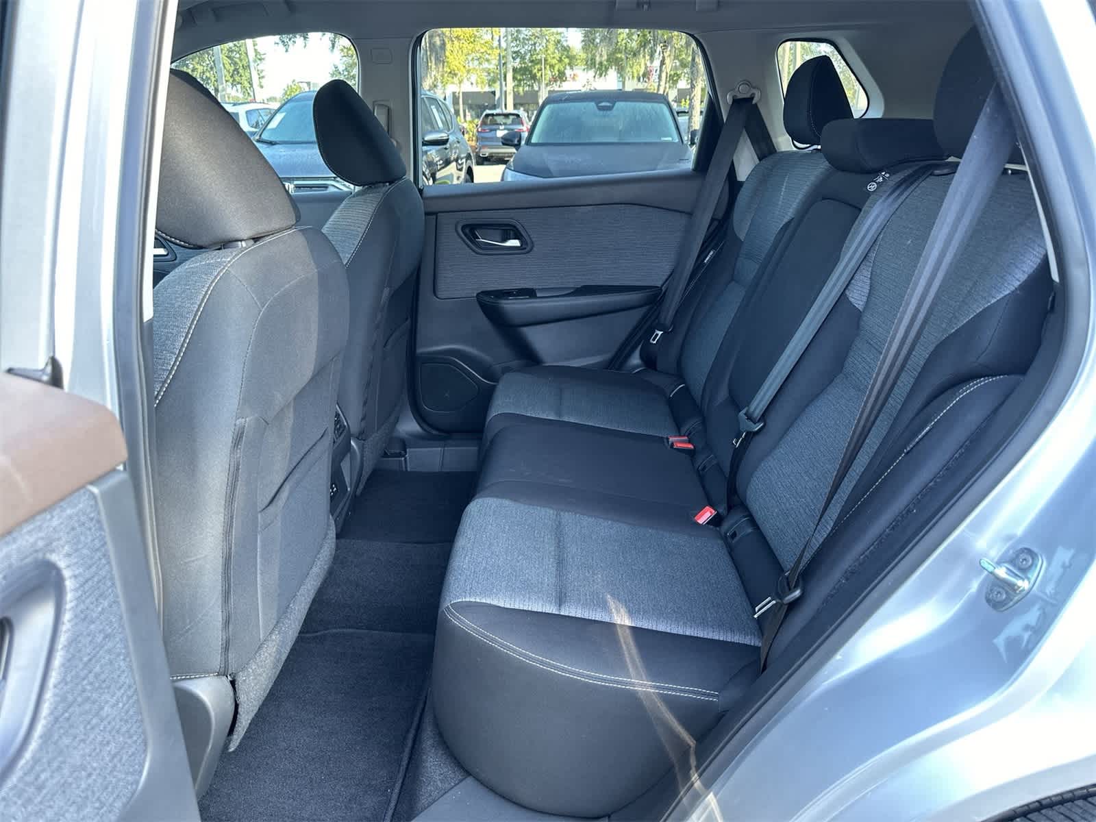 Thumbnail: 2022 Nissan Rogue - 15