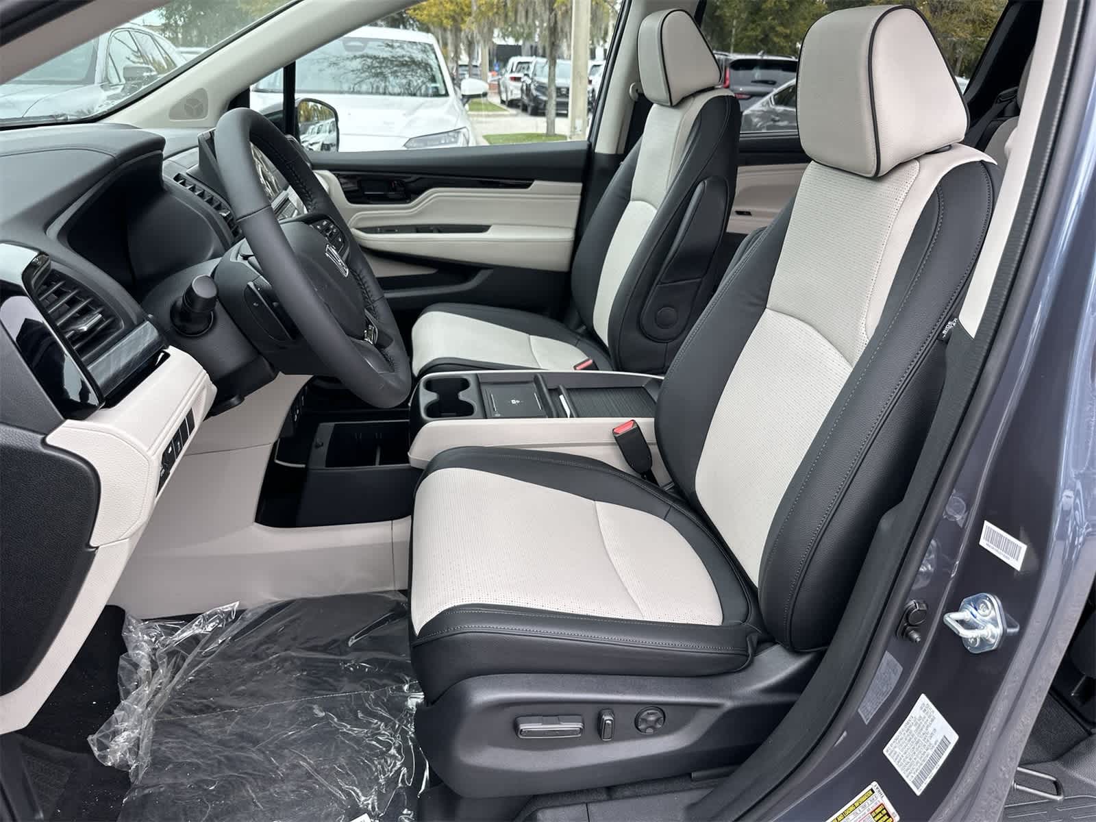 Thumbnail: 2026 Honda Odyssey - 14