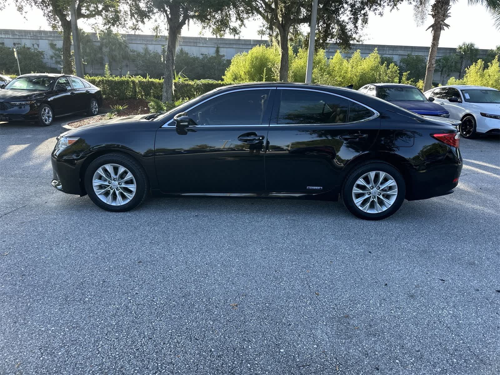 Thumbnail: 2014 Lexus ES - 3