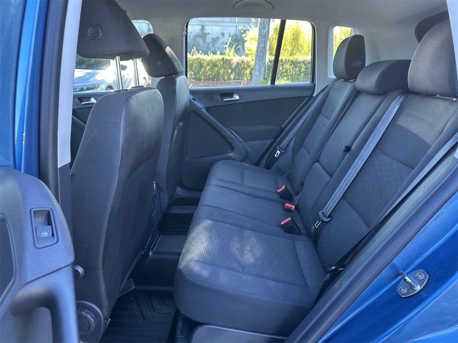 Thumbnail: 2018 Volkswagen Tiguan - 15