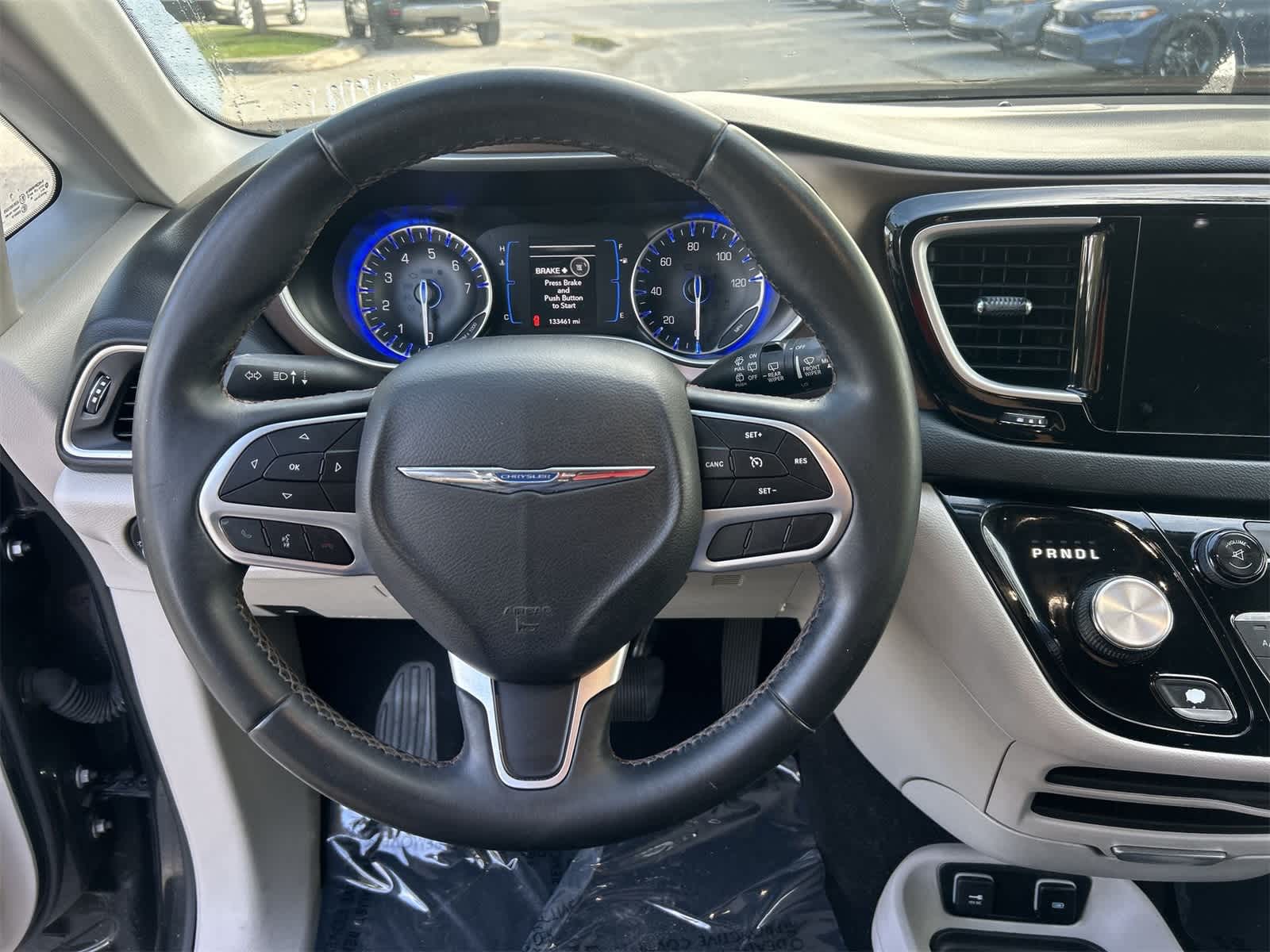 Thumbnail: 2017 Chrysler Pacifica - 18