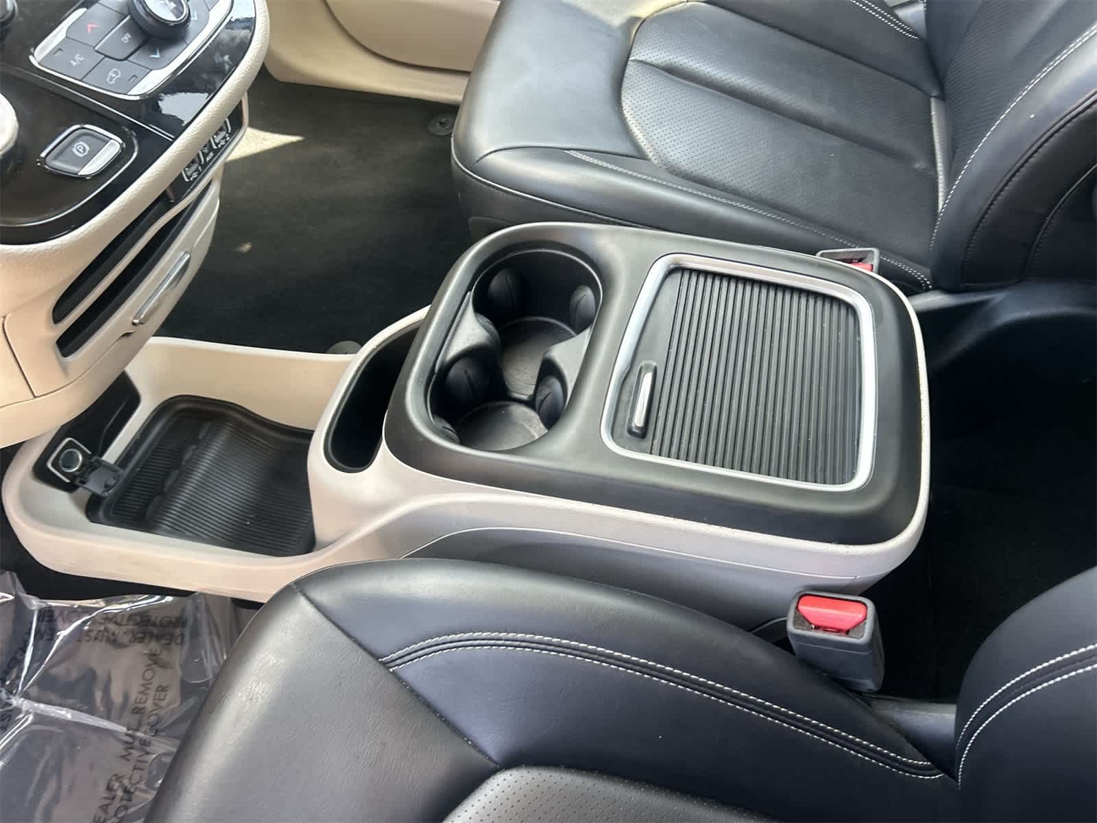 2023 Chrysler Pacifica Hybrid Touring L 18