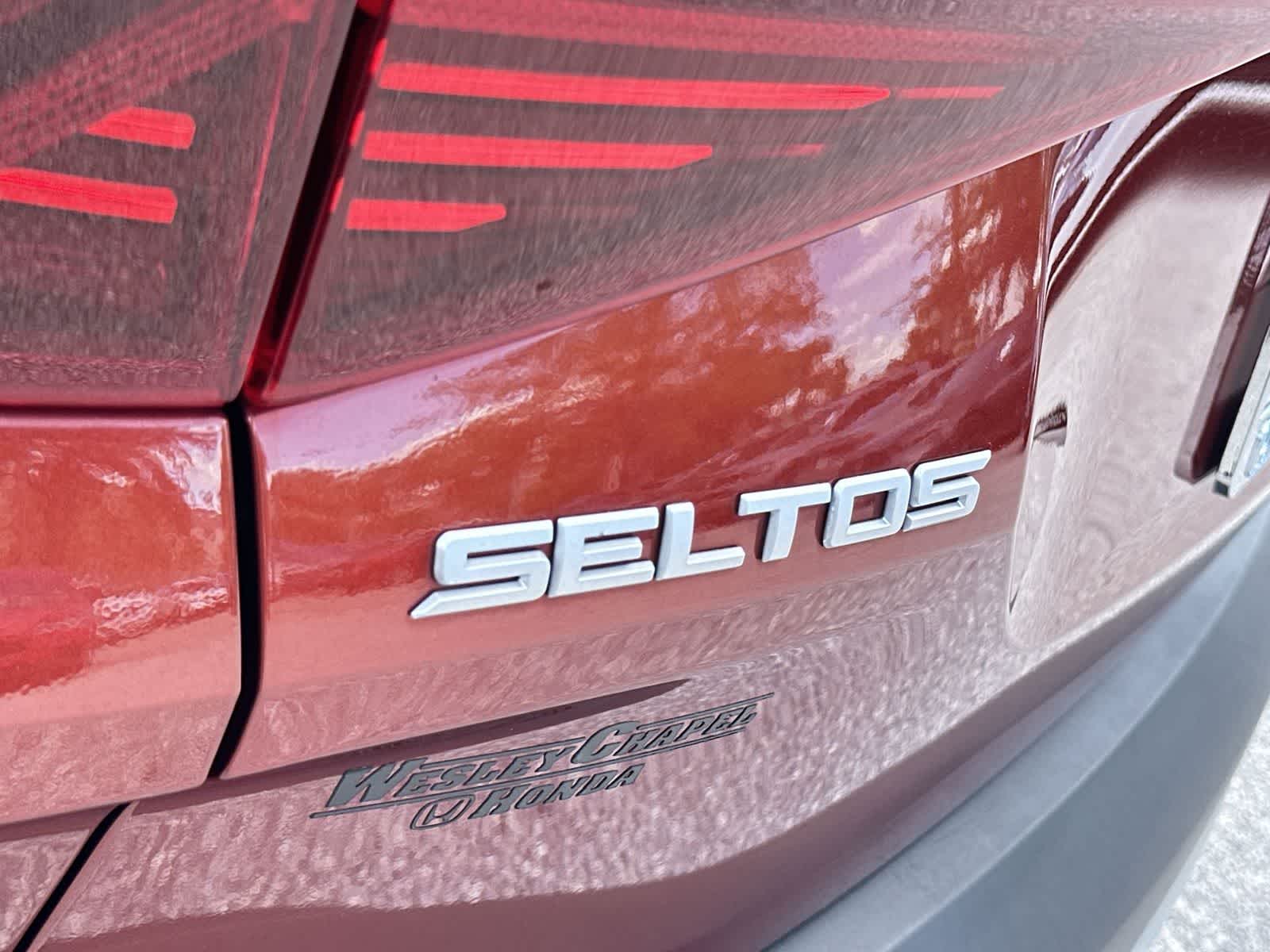 Thumbnail: 2023 Kia Seltos - 10