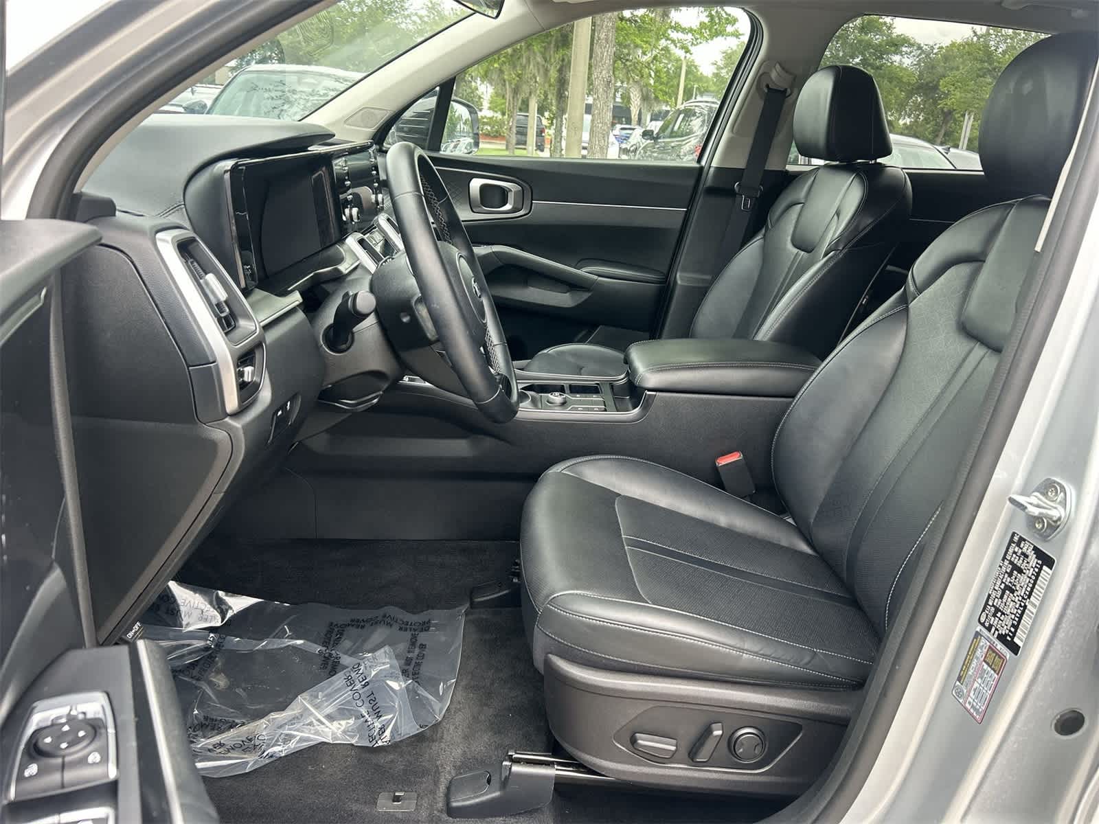 2021 Kia Sorento S 13