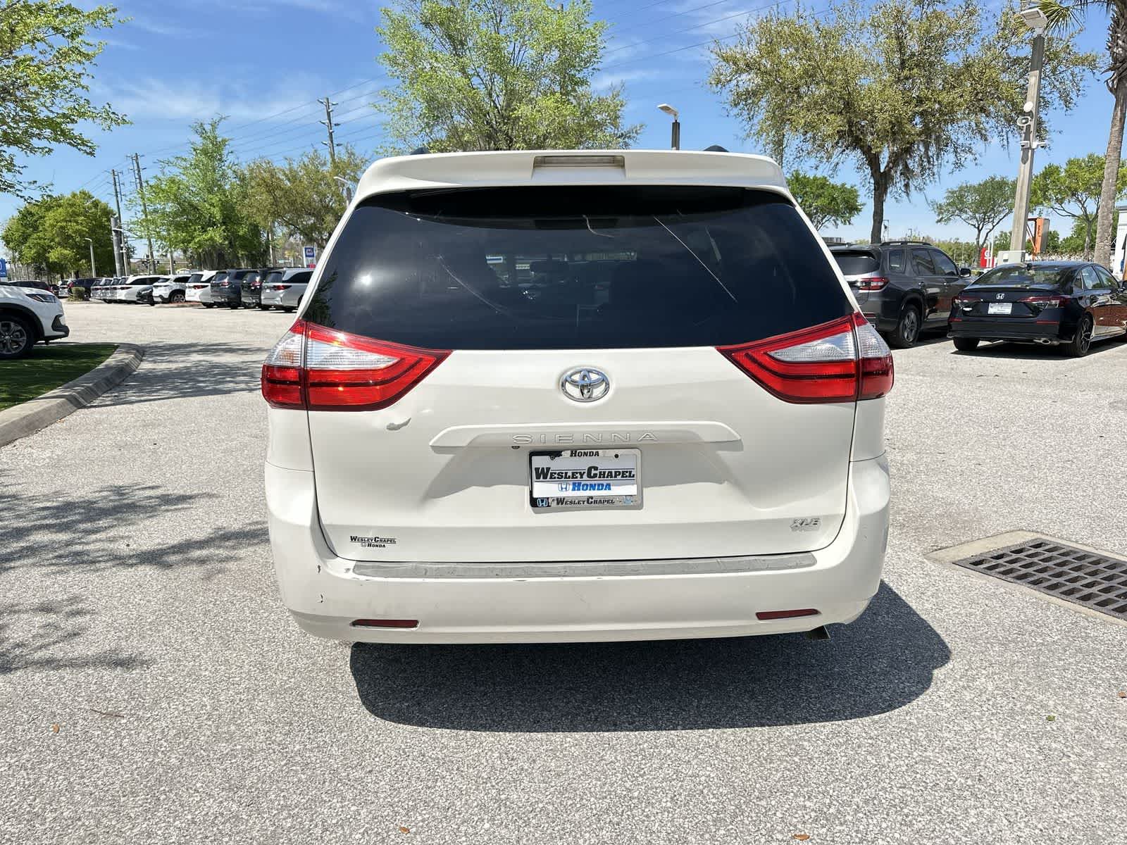 Thumbnail: 2015 Toyota Sienna - 5