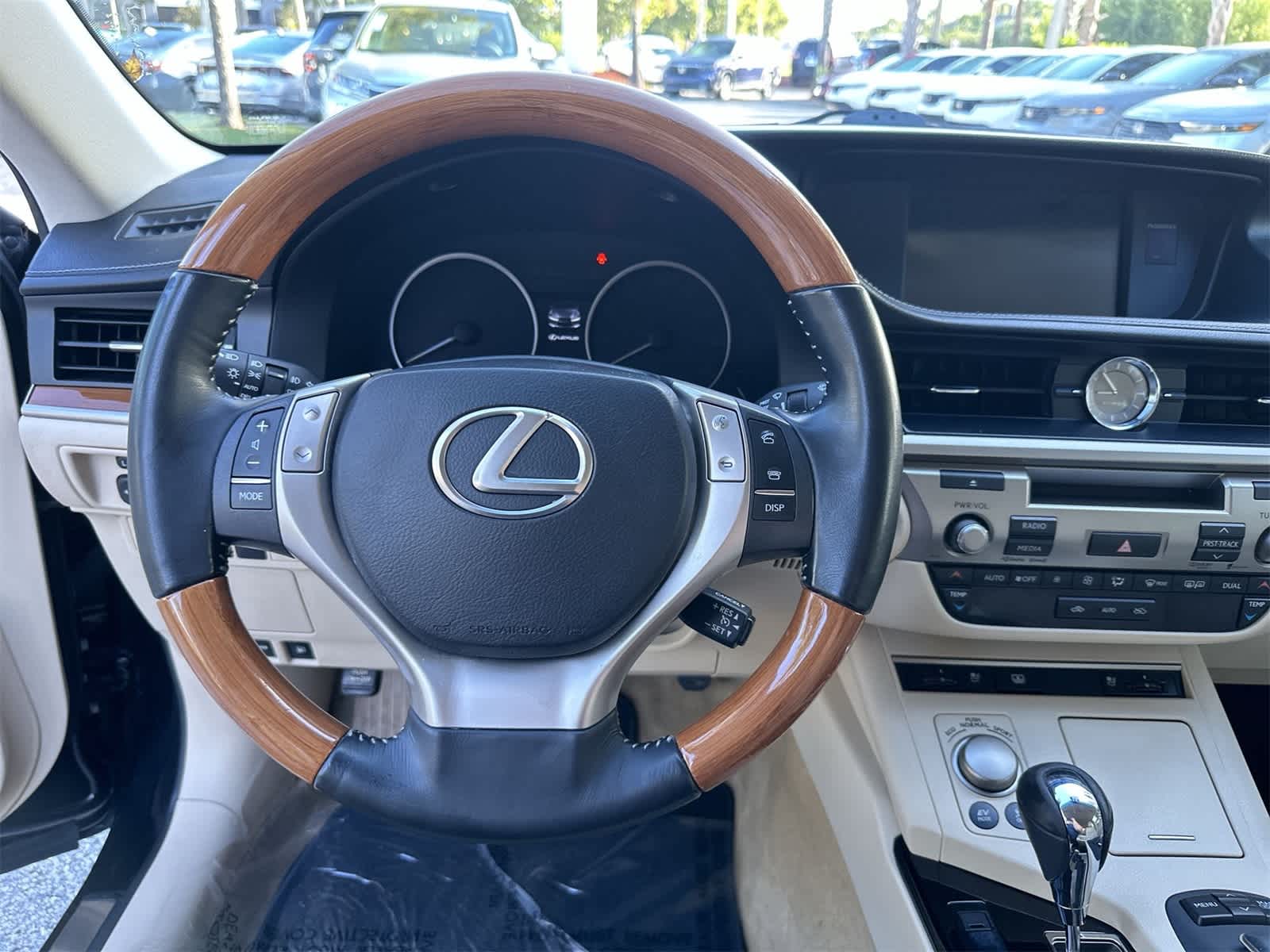 Thumbnail: 2014 Lexus ES - 17