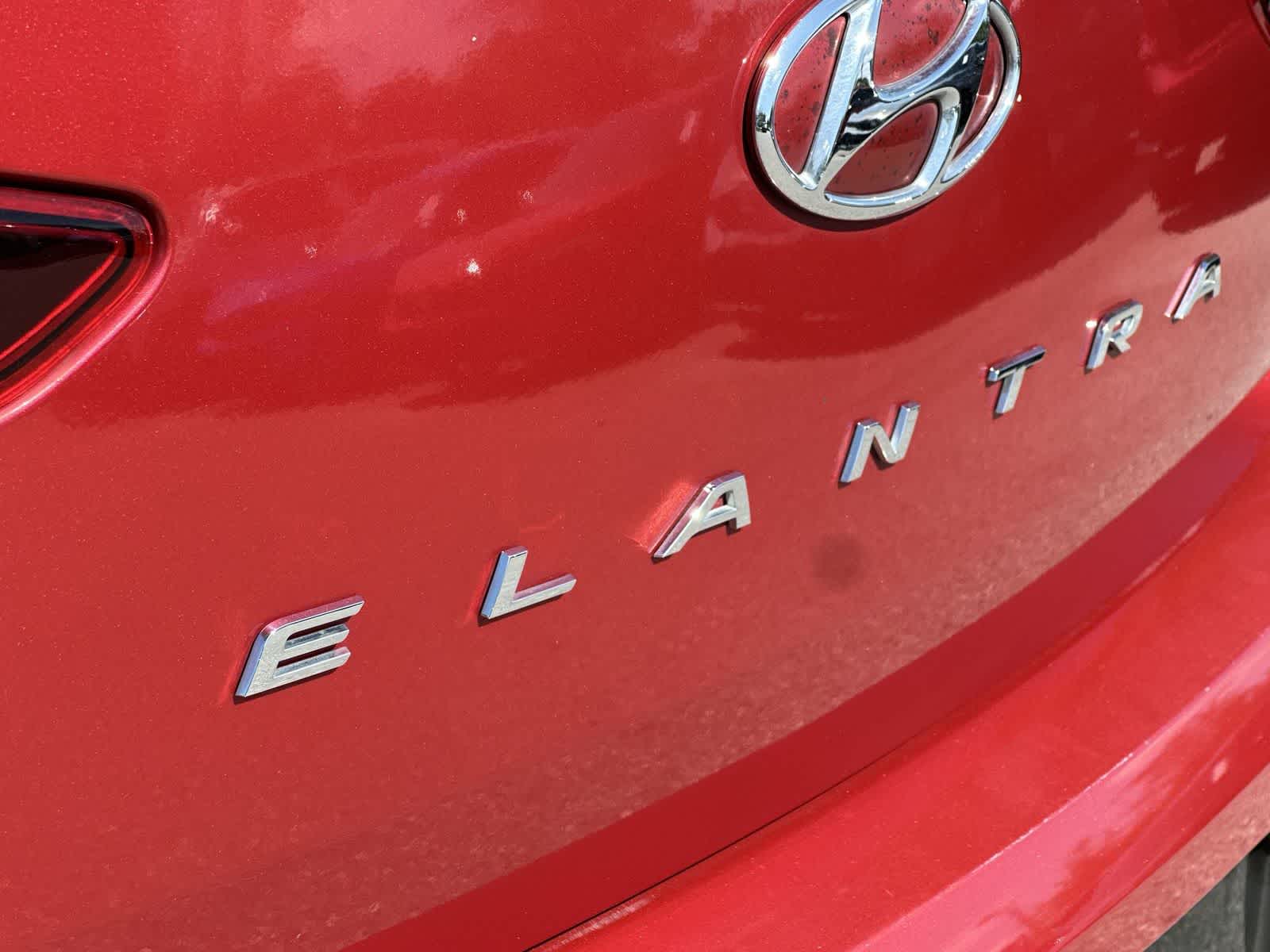 Thumbnail: 2019 Hyundai Elantra - 9