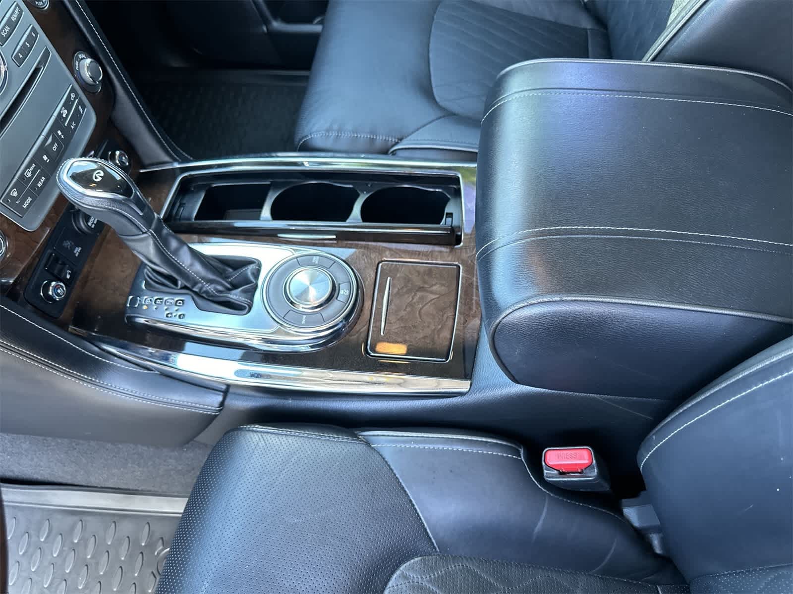 Thumbnail: 2018 INFINITI QX80 - 19